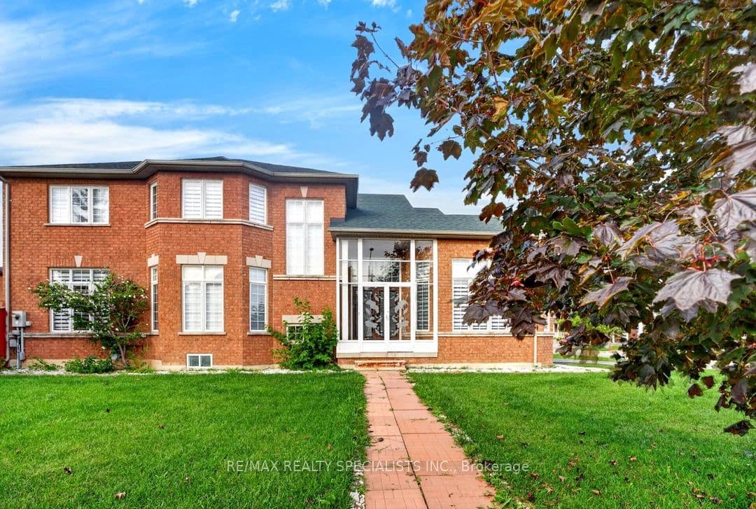 3463 Crimson King Circle, Mississauga, ON L5N 8M9