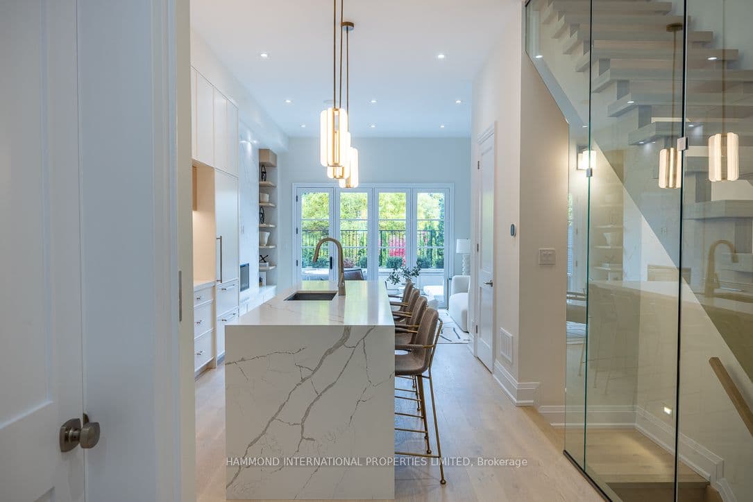 1177 Avenue Road, Toronto, ON M5N 2G2
