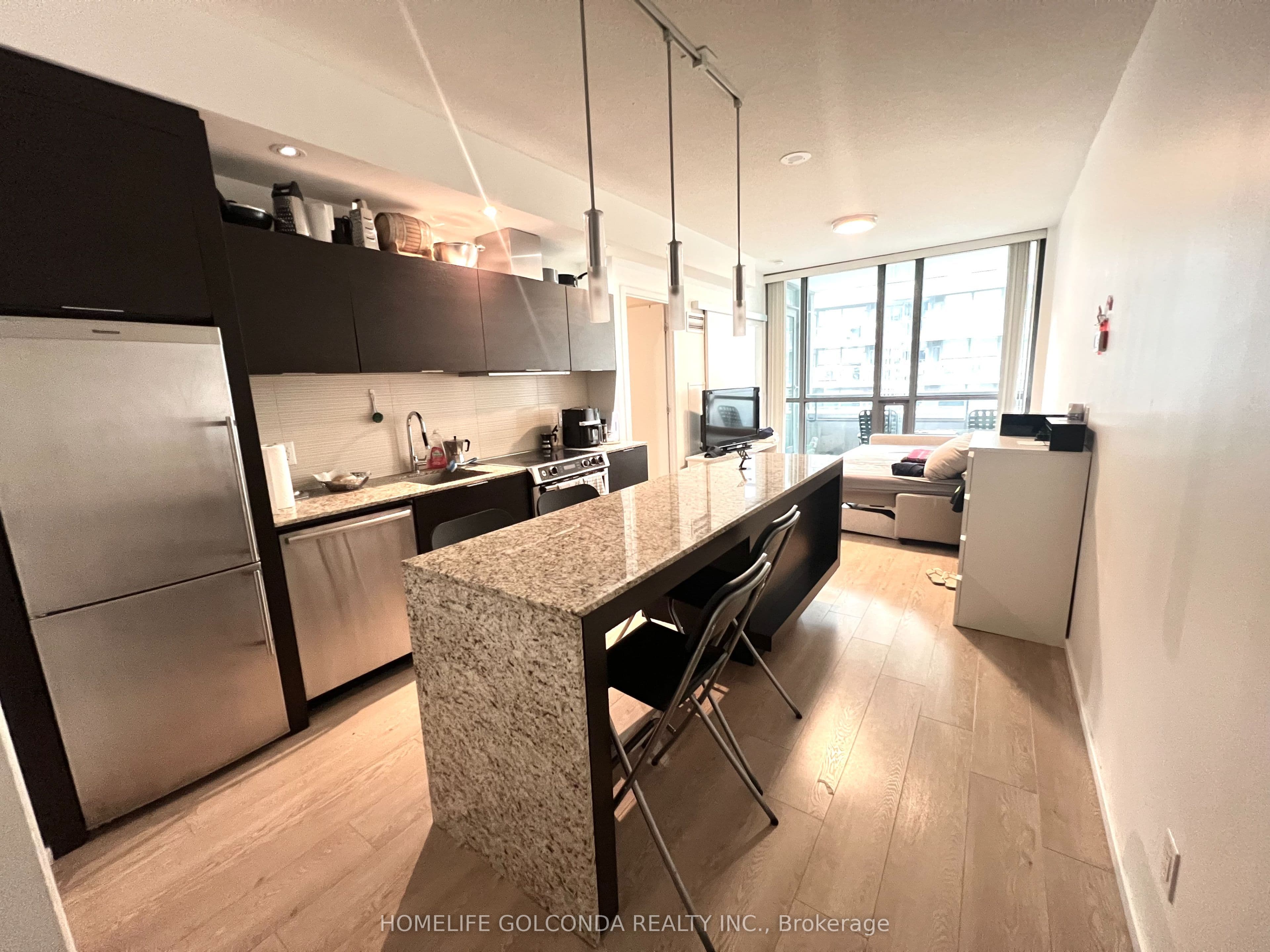 8 Charlotte Street 511, Toronto, ON M5V 0K4
