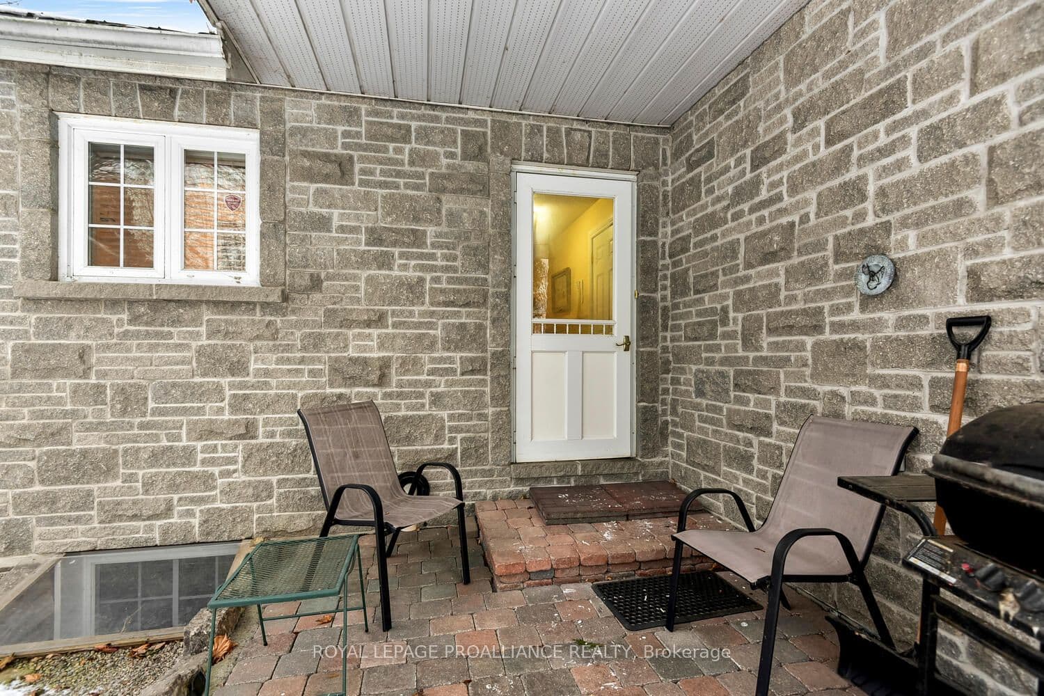 2111 COUNTY ROAD 2 Road E, Edwardsburgh/Cardinal, ON K0E 1T1
