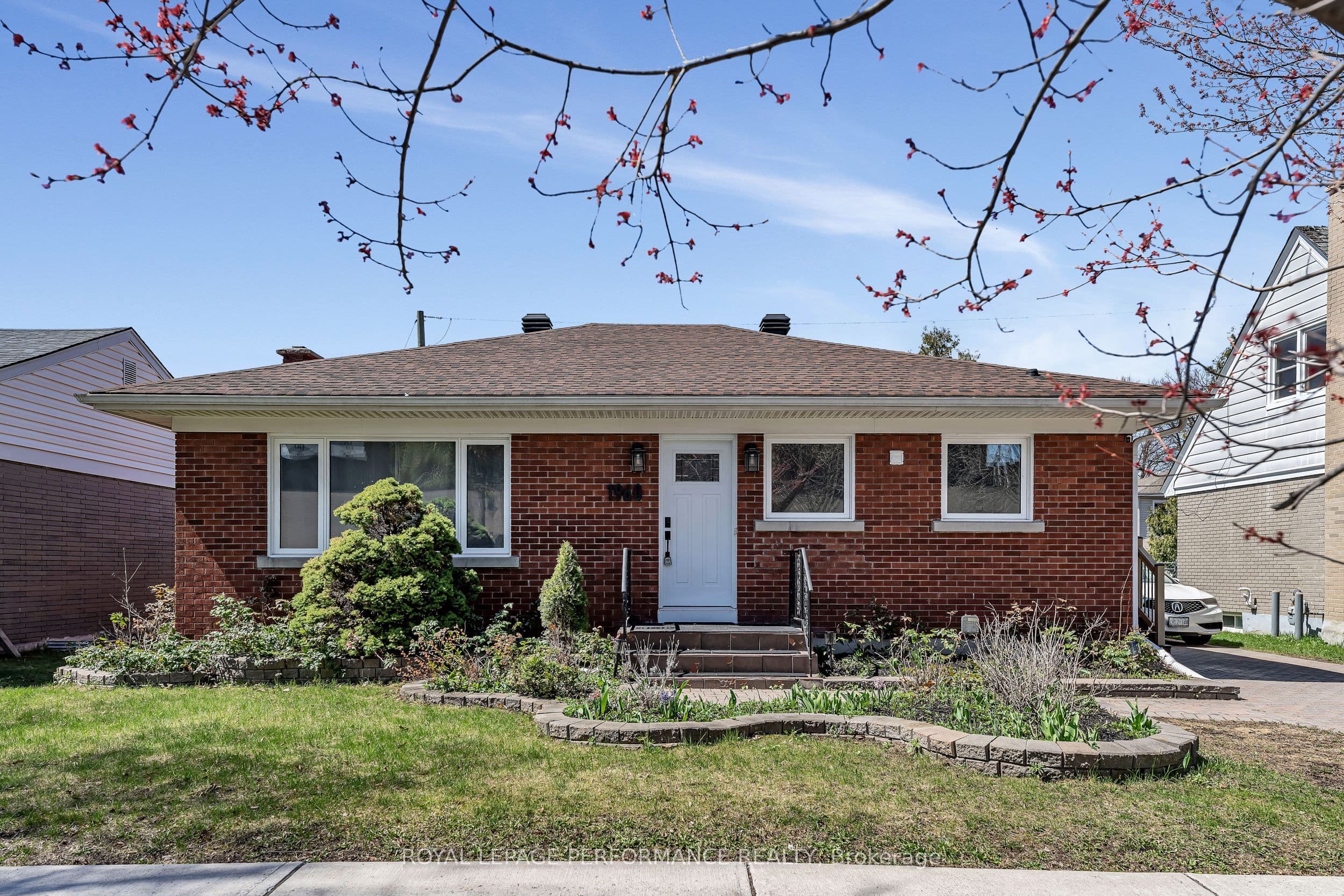 1960 Othello Avenue, Elmvale Acres and Area, ON K1G 2A4