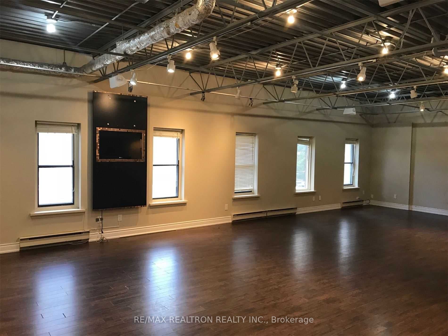 5179 Yonge Street 201, Toronto, ON M2N 5P5