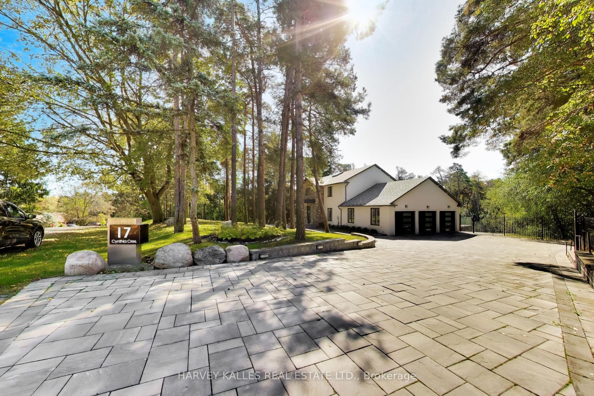 17 Cynthia Crescent, Richmond Hill, ON L4E 2P8