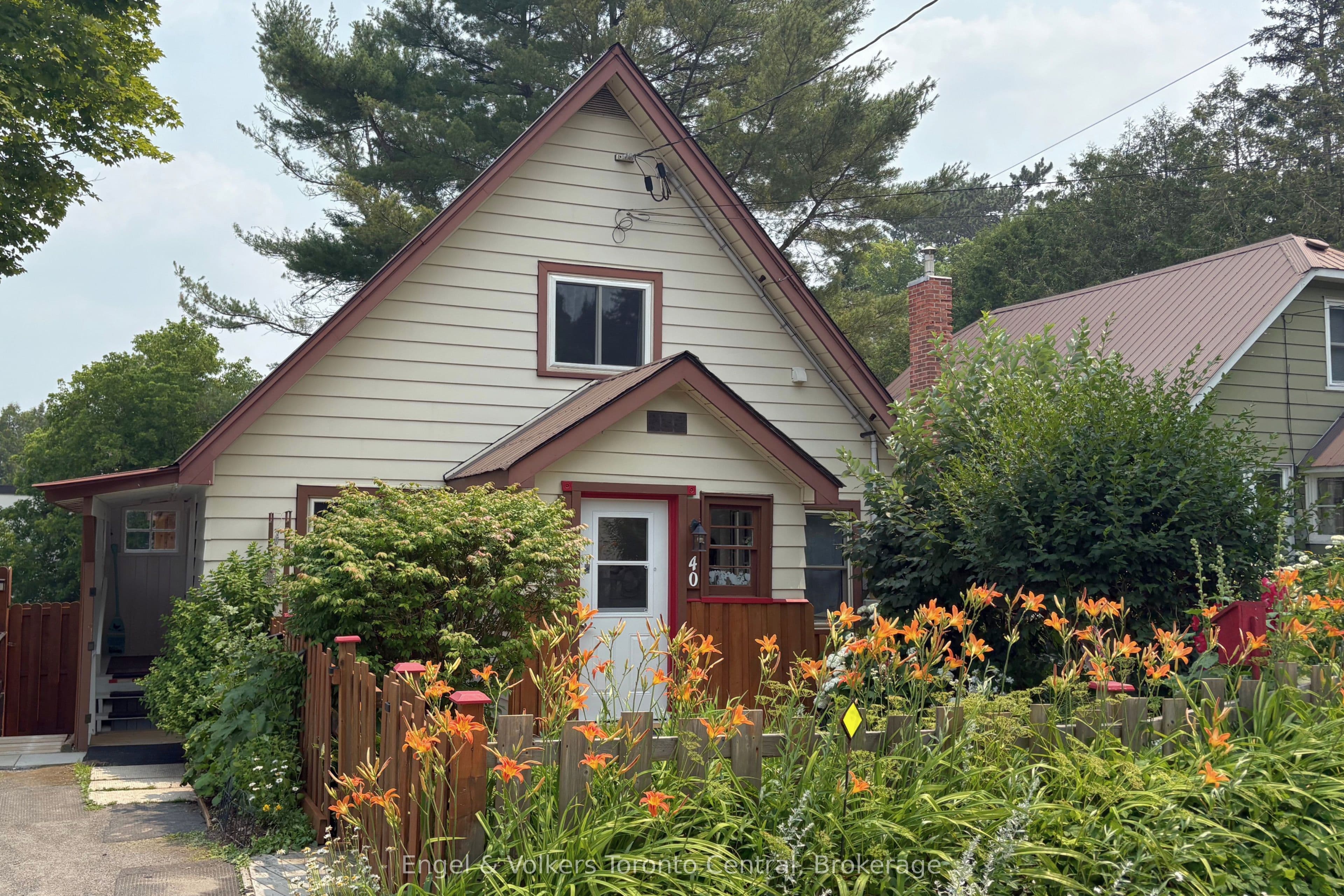 40 West Street S, Huntsville, ON P1H 1P6