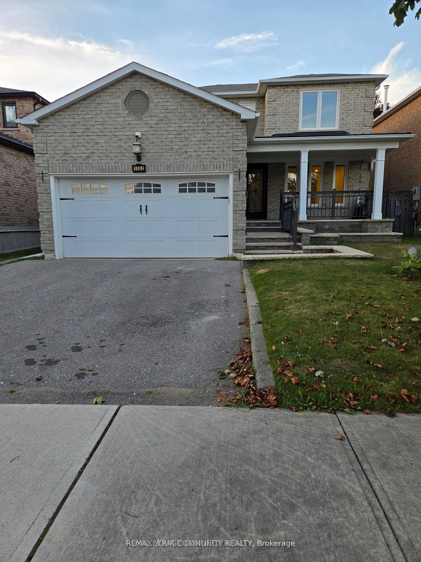 1552 Dellbrook Avenue, Pickering, ON L1X 2L7