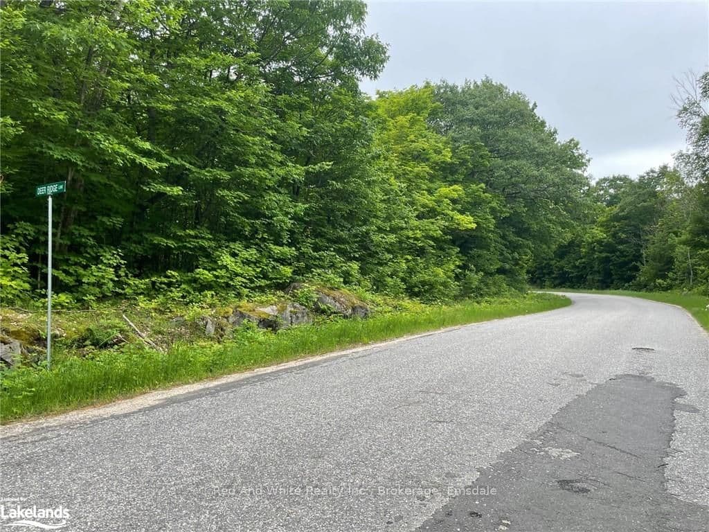 23 AHMIC LAKE Road, Magnetawan, ON P0A 1A0