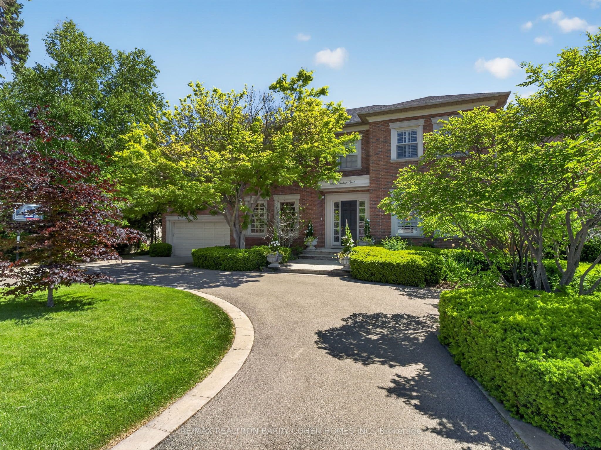 3 Vernham Court, Toronto, ON M2L 2B3