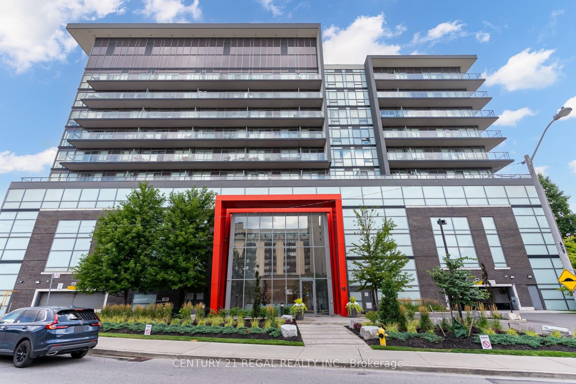 15 James Finlay Way 710, Toronto, ON M3M 0B3