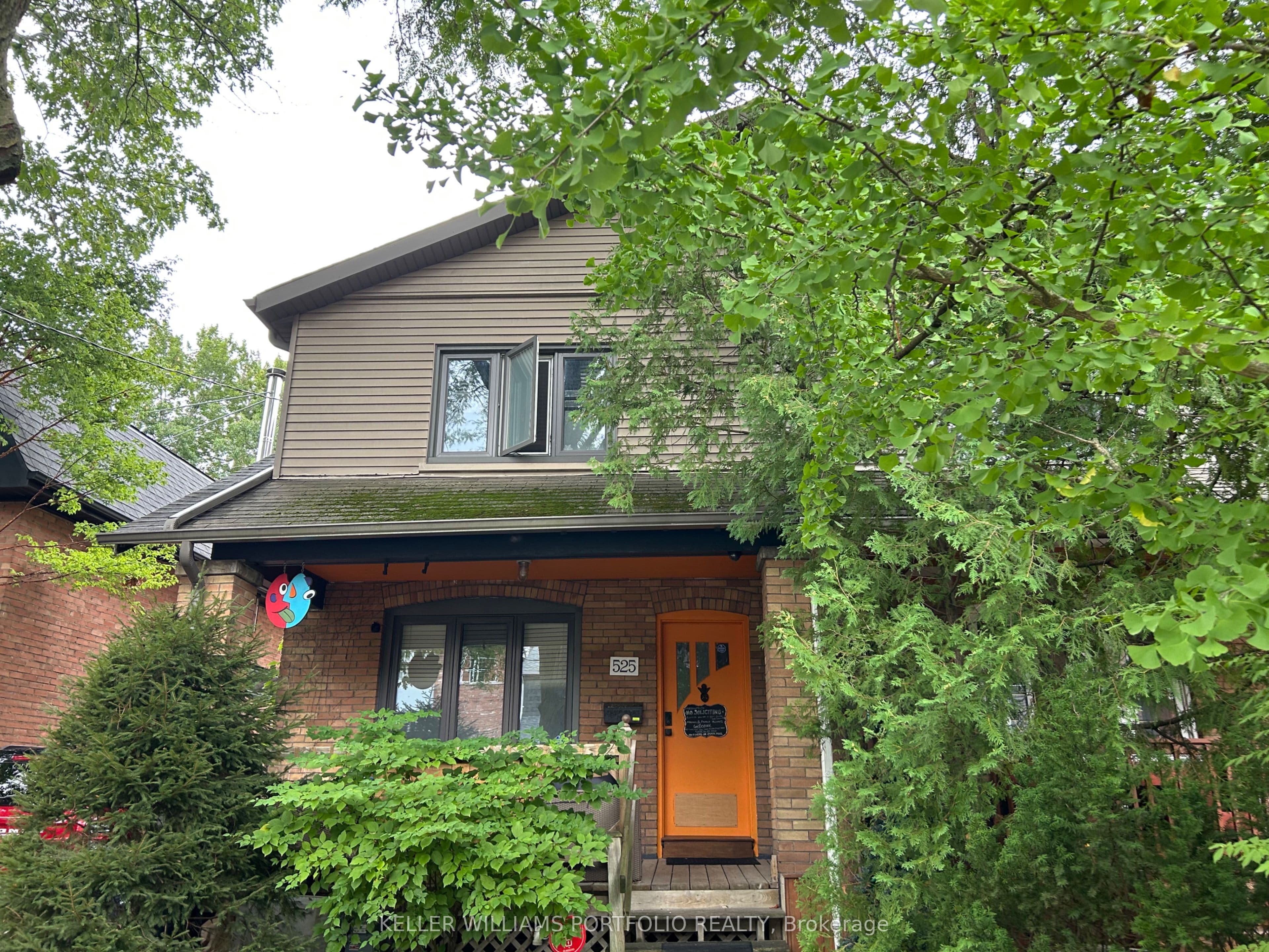 525 Hillsdale Avenue E Lower, Toronto, ON M4S 1V1