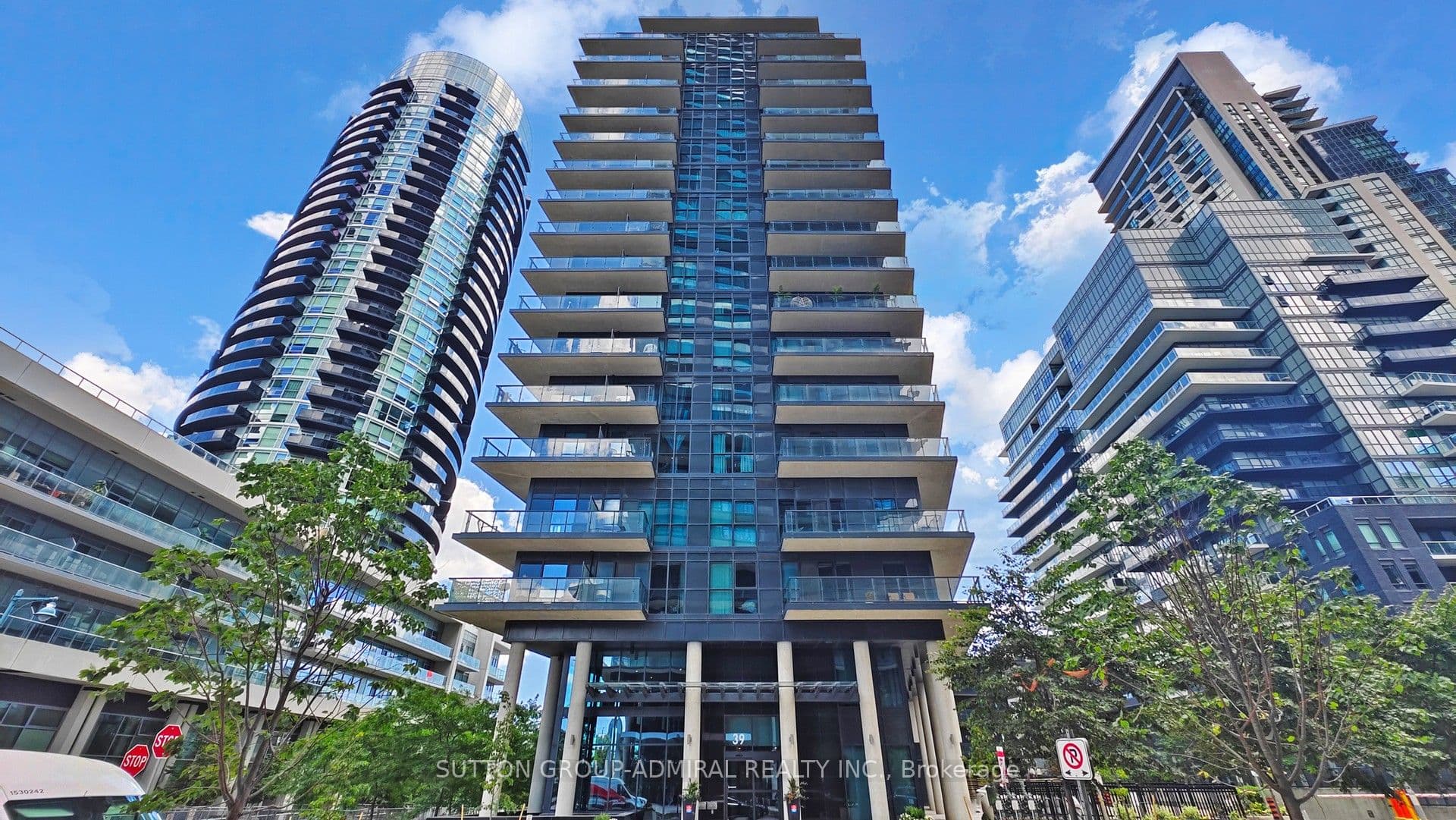 39 Annie Craig Drive Th 104, Toronto, ON M8V 0C5
