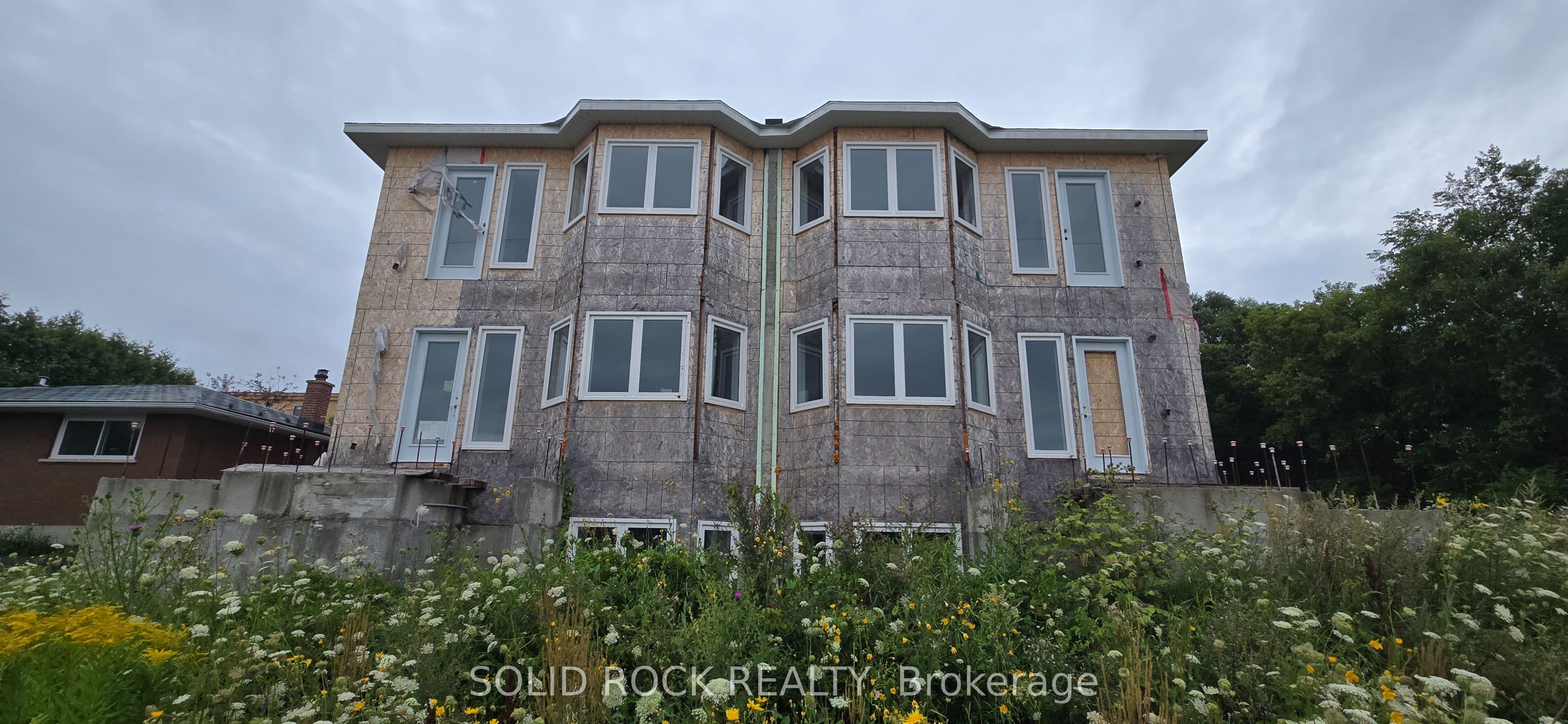 6758 Rocque Street, Orleans - Convent Glen and Area, ON K1C 1A2
