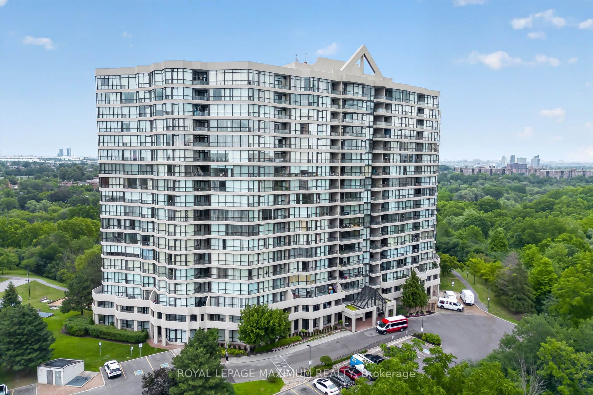 5 Rowntree Road 717, Toronto, ON M9V 5G9