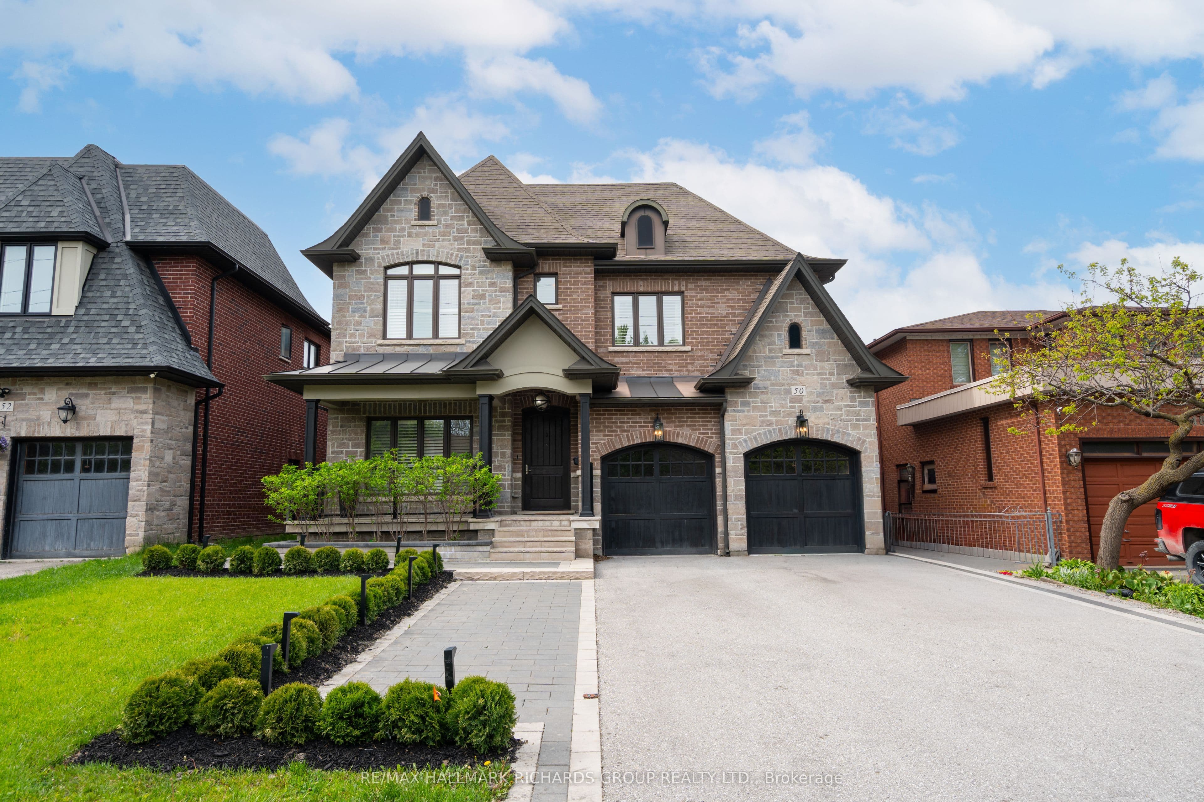 50 Weldrick Road W, Richmond Hill, ON L4C 3T8