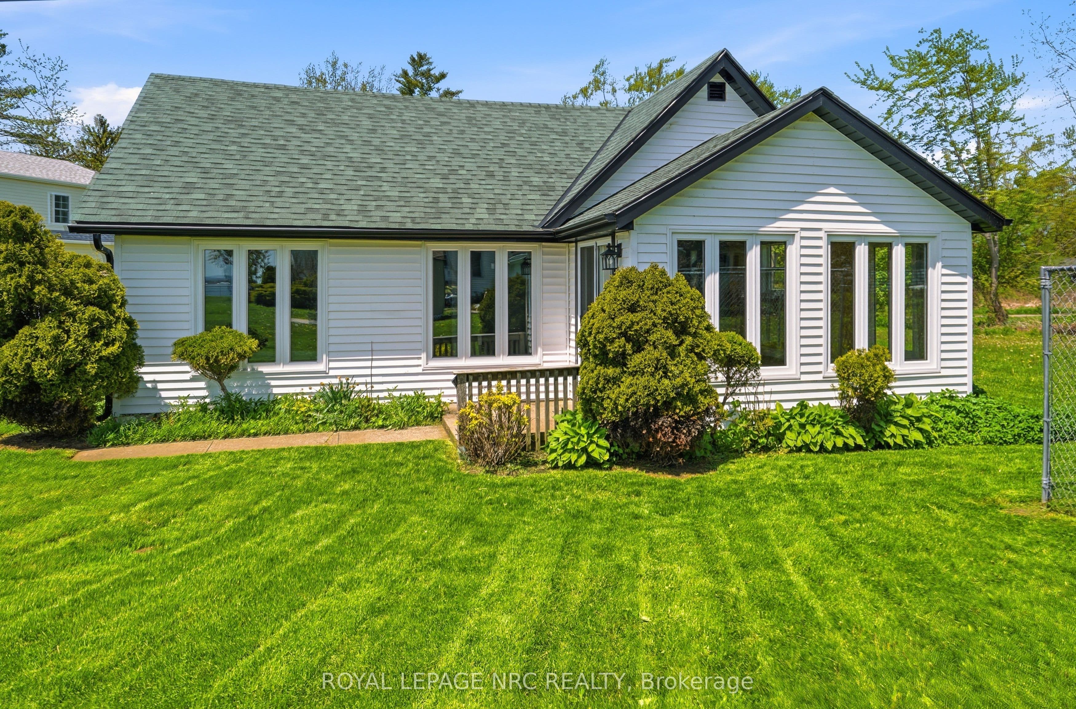 11 White Avenue, Fort Erie, ON L2A 1C6