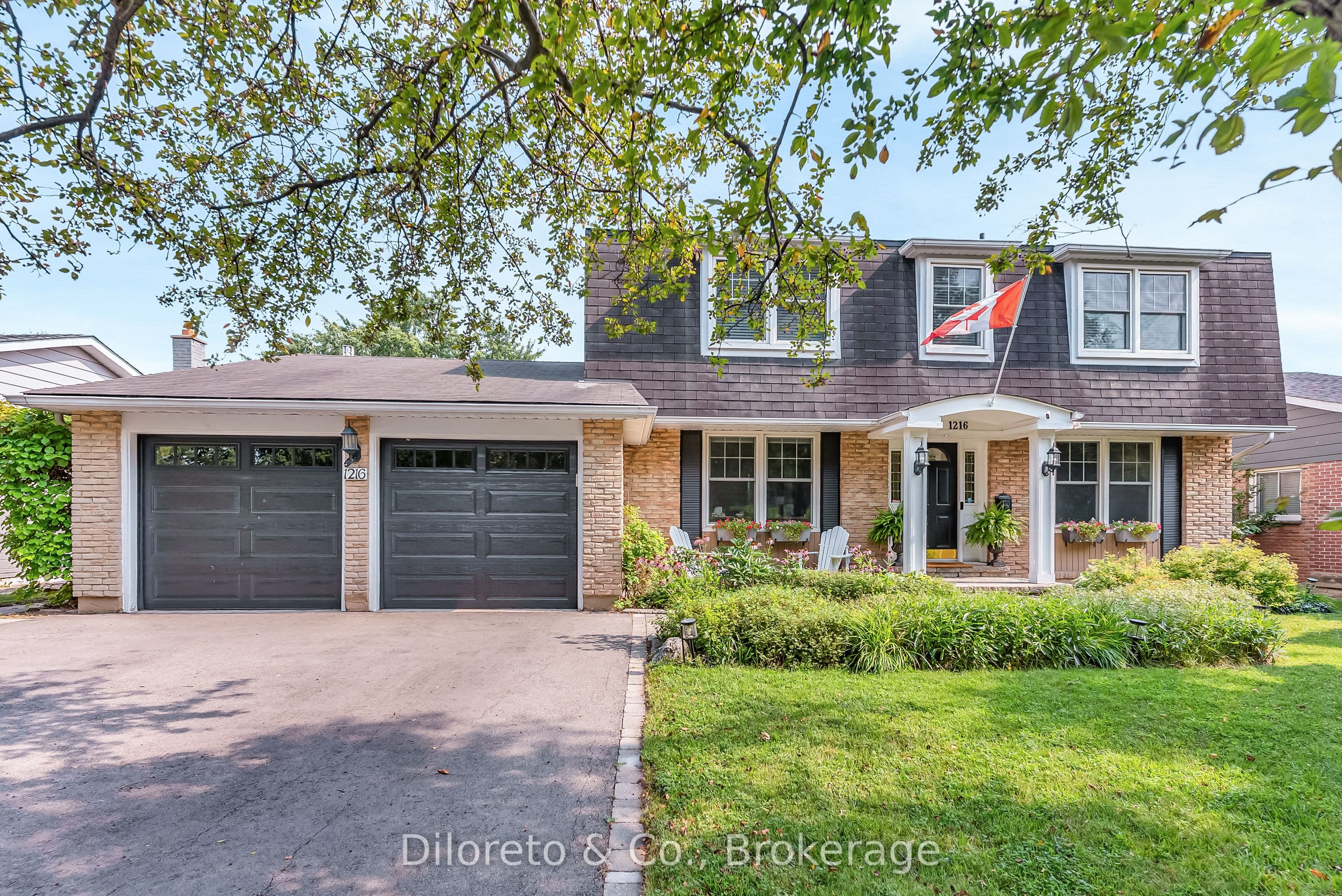 1216 Tyandaga Park Drive, Burlington, ON L7P 1M8