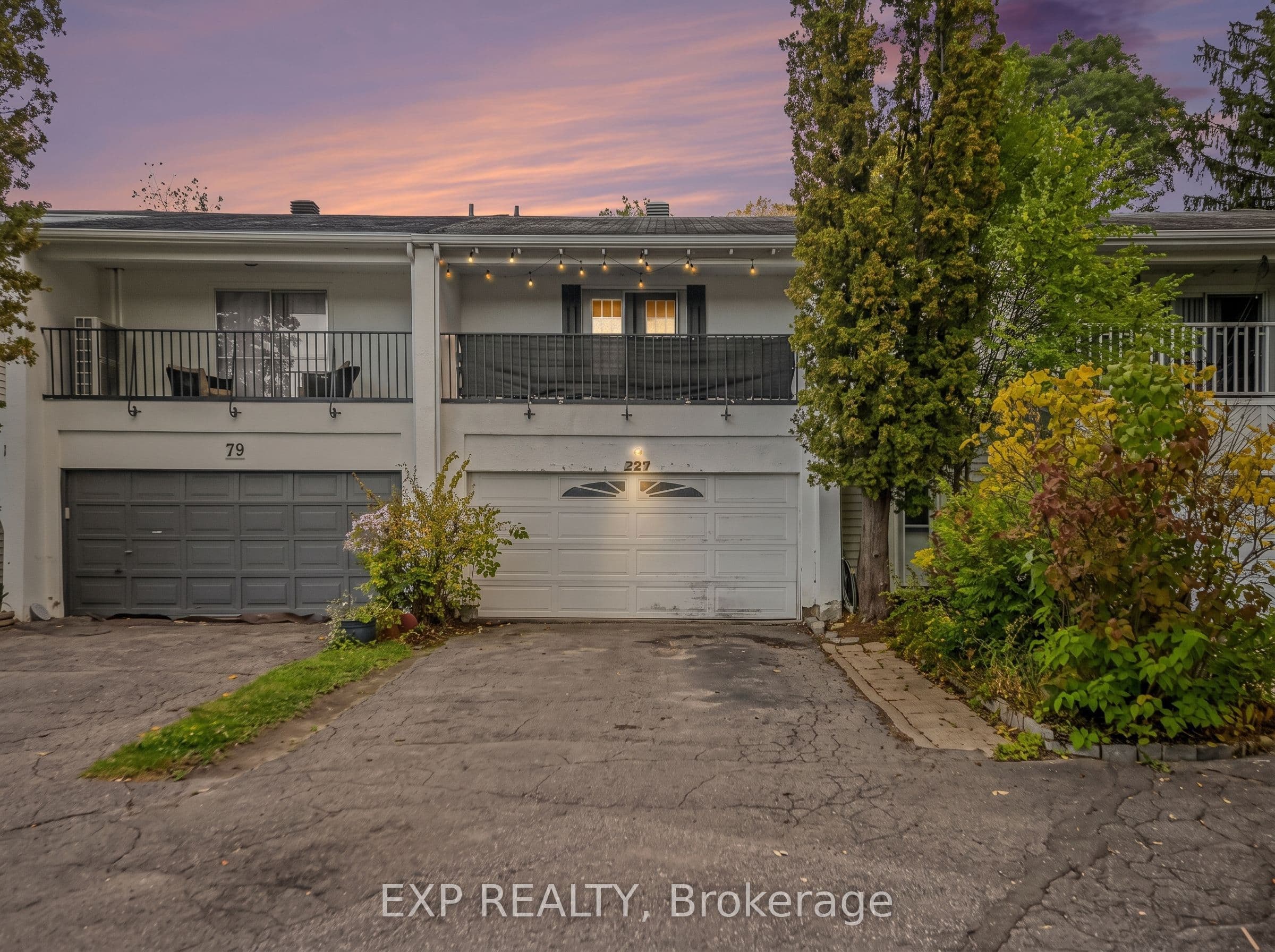 77 Grady Crescent, South of Baseline to Knoxdale, ON K2H 5S2
