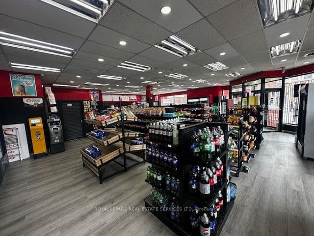 1011 Dufferin Street 104, Toronto, ON M6H 4B5