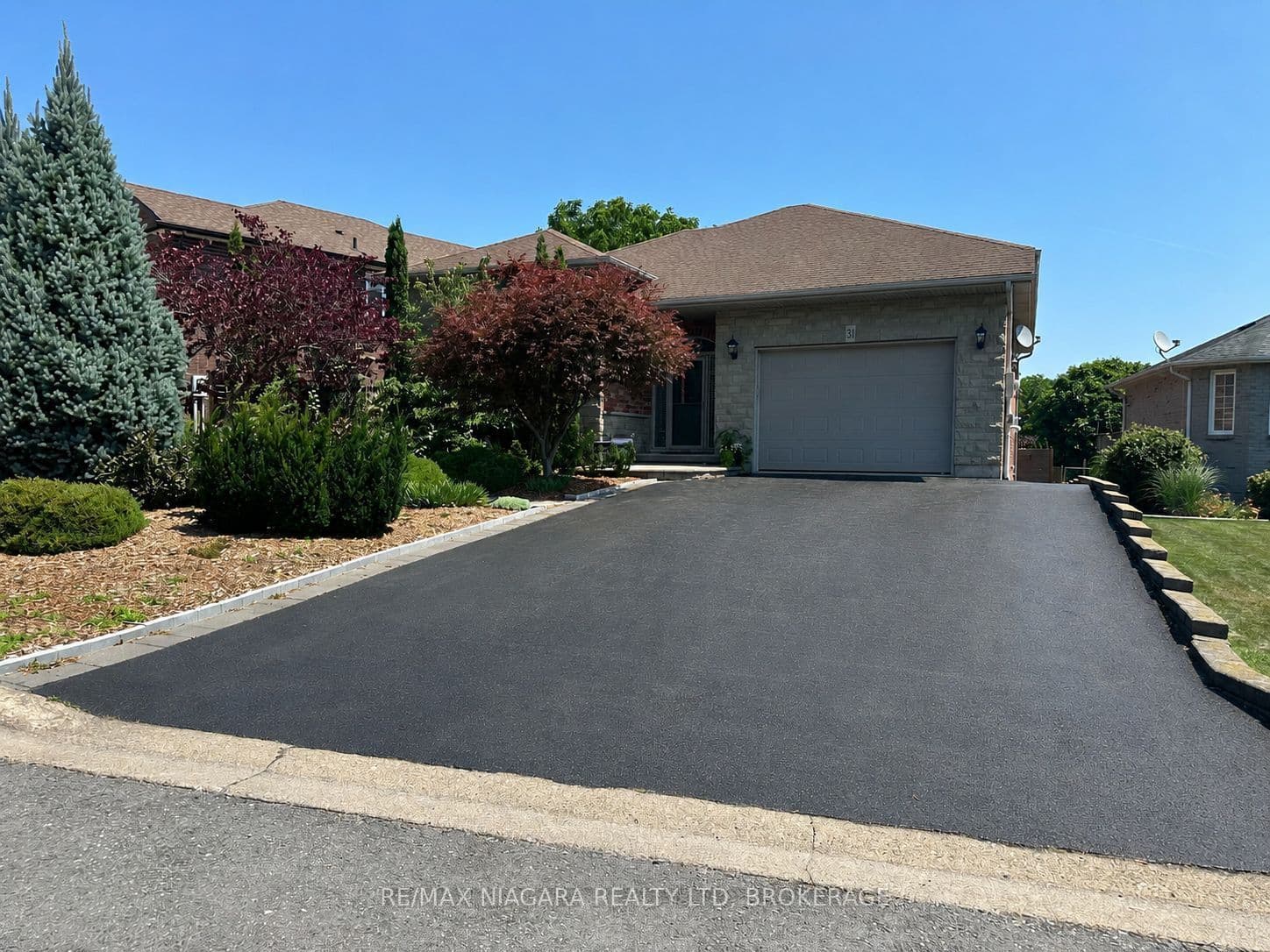 31 Hillcrest Road, Port Colborne, ON L3K 6B4