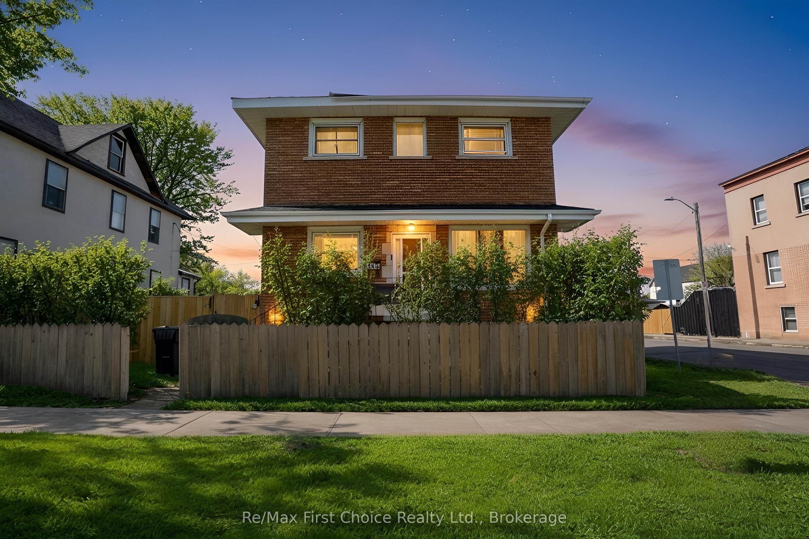 138 Rowand Street, Thunder Bay, ON P7C 2P2