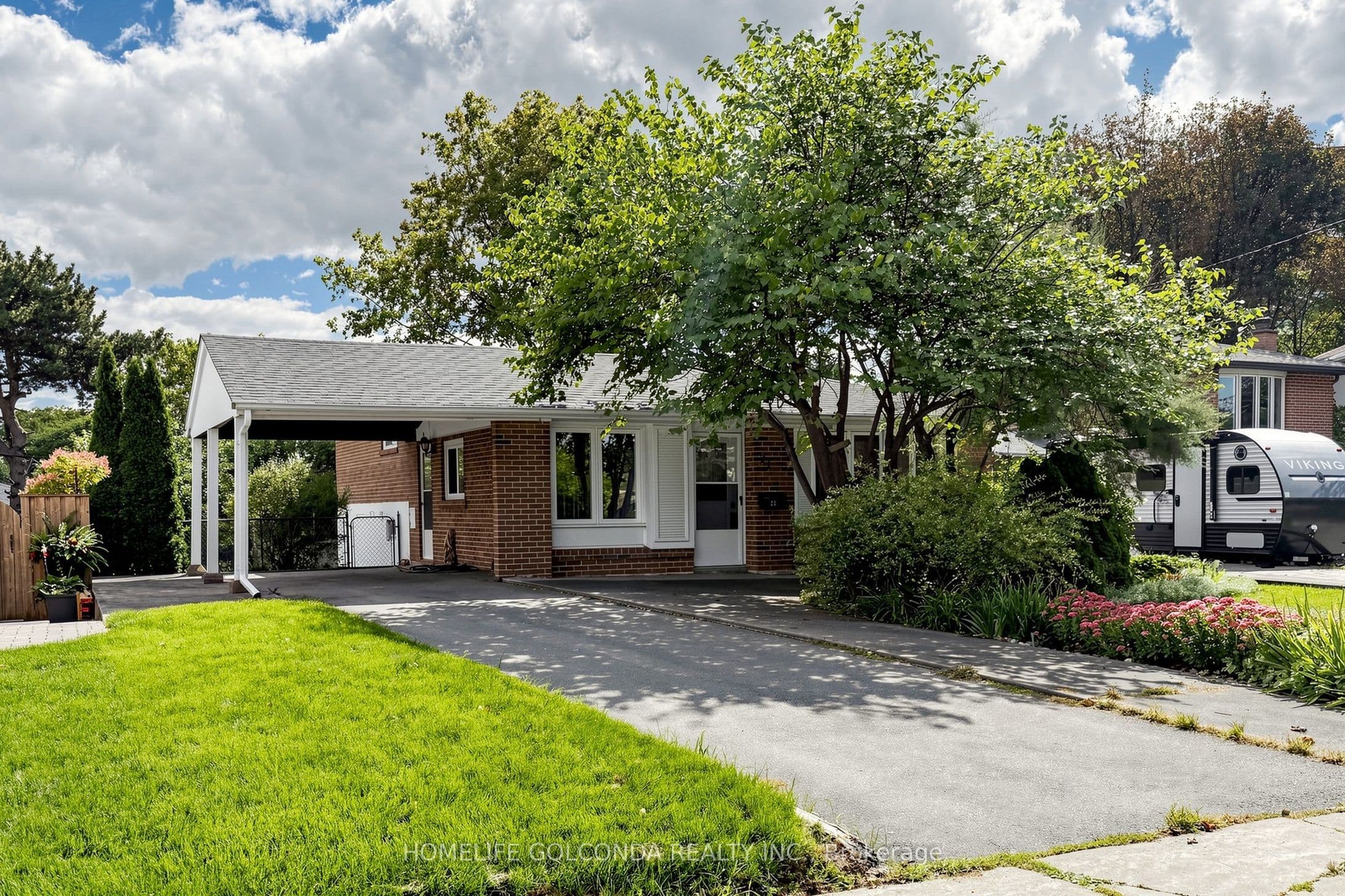 21 Grove Park Crescent, Toronto, ON M2J 2C7