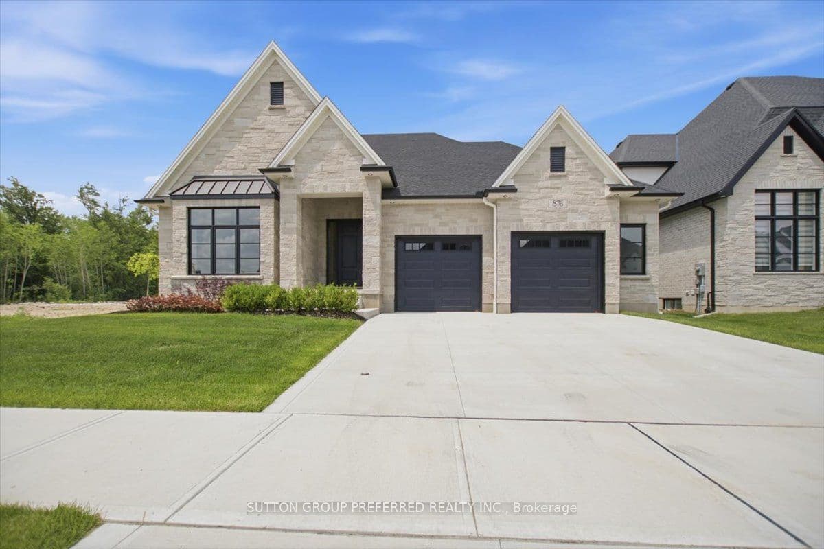 876 EAGLETRACE Drive, London North, ON N6G 3X9
