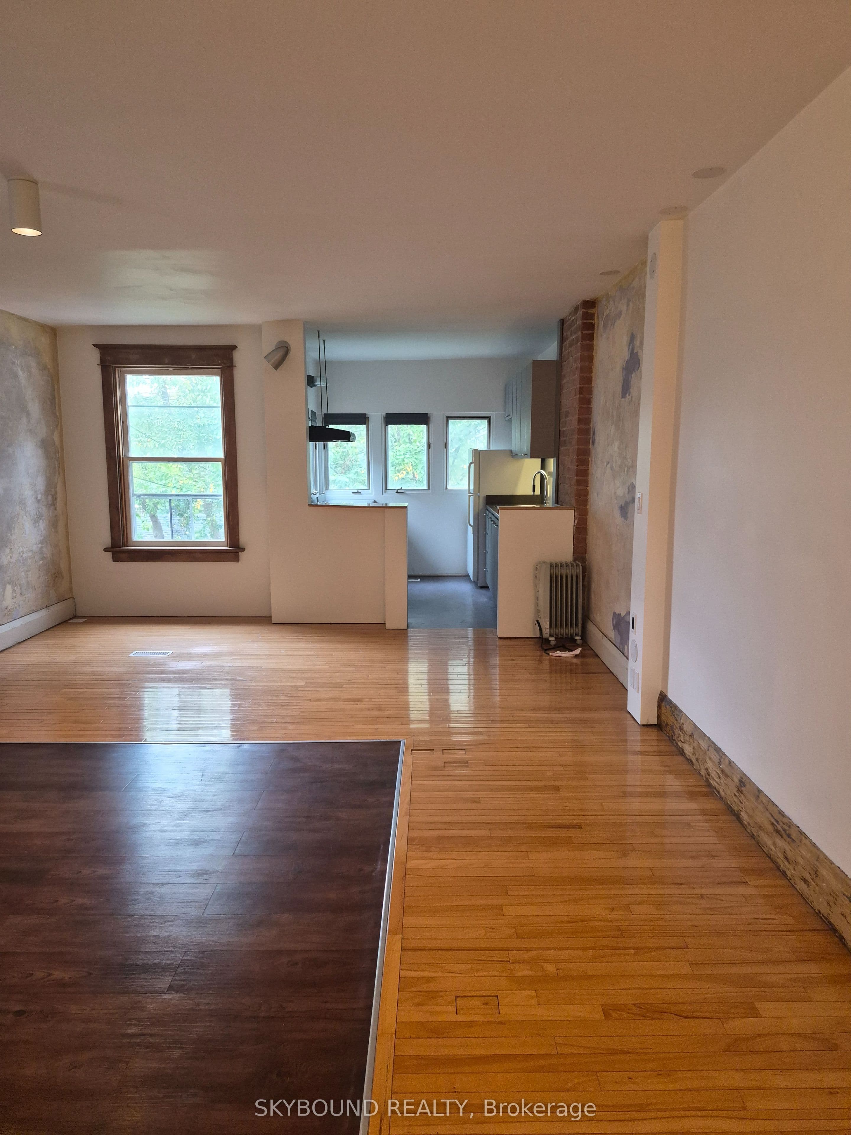 122 Arundel Avenue # Upper, Toronto, ON M4K 3A4