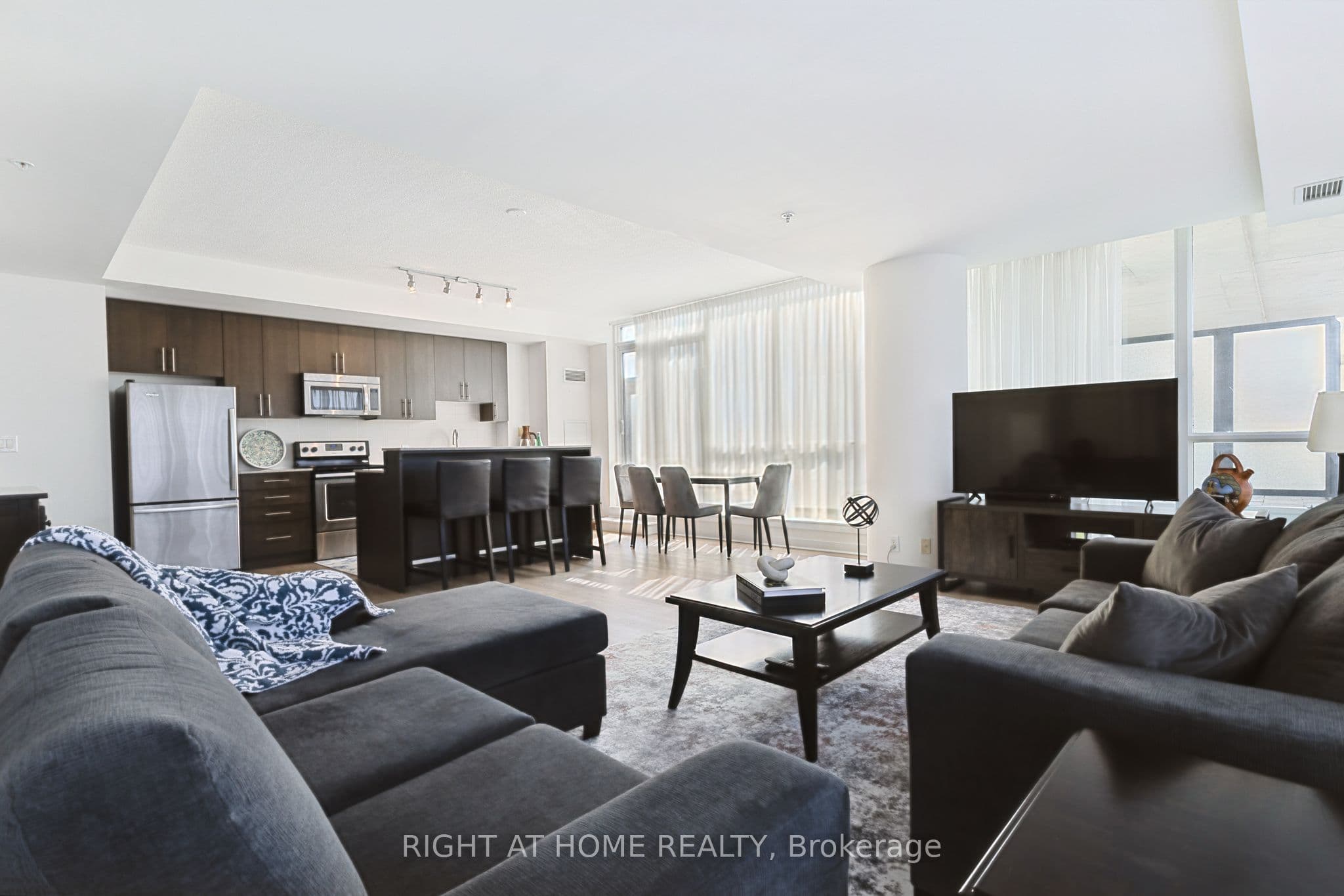 3985 Grand Park Drive 302, Mississauga, ON L5B 0H8