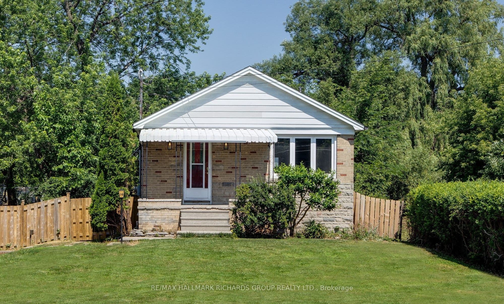 14 Glen Everest Road Upper, Toronto, ON M1N 1J3