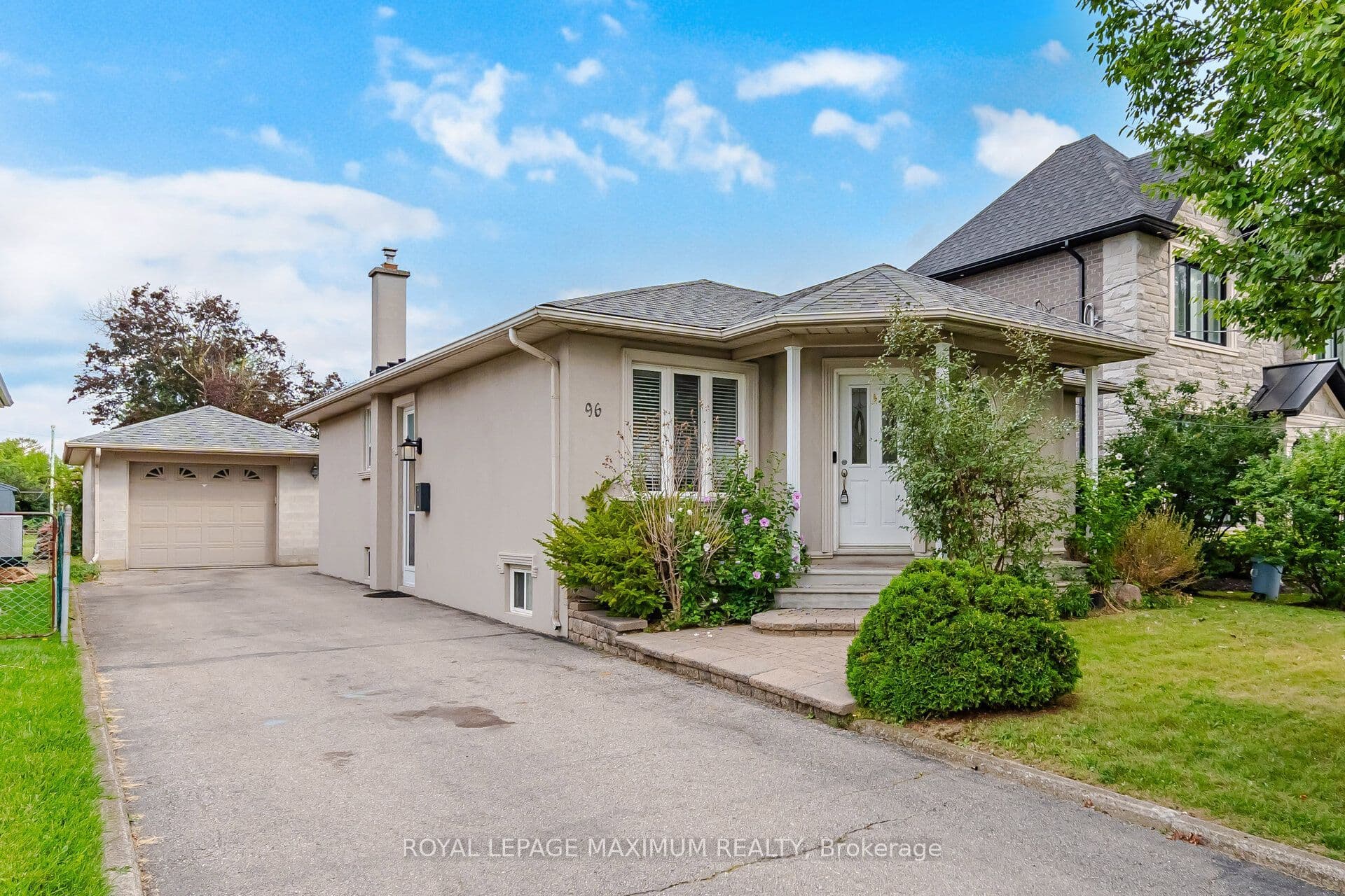 96 Wallasey Avenue, Toronto, ON M9M 1E4
