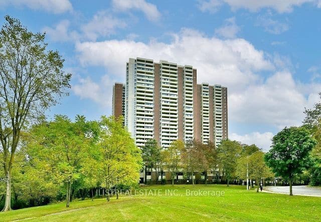 5 Massey Square 407, Toronto, ON M4C 5L6