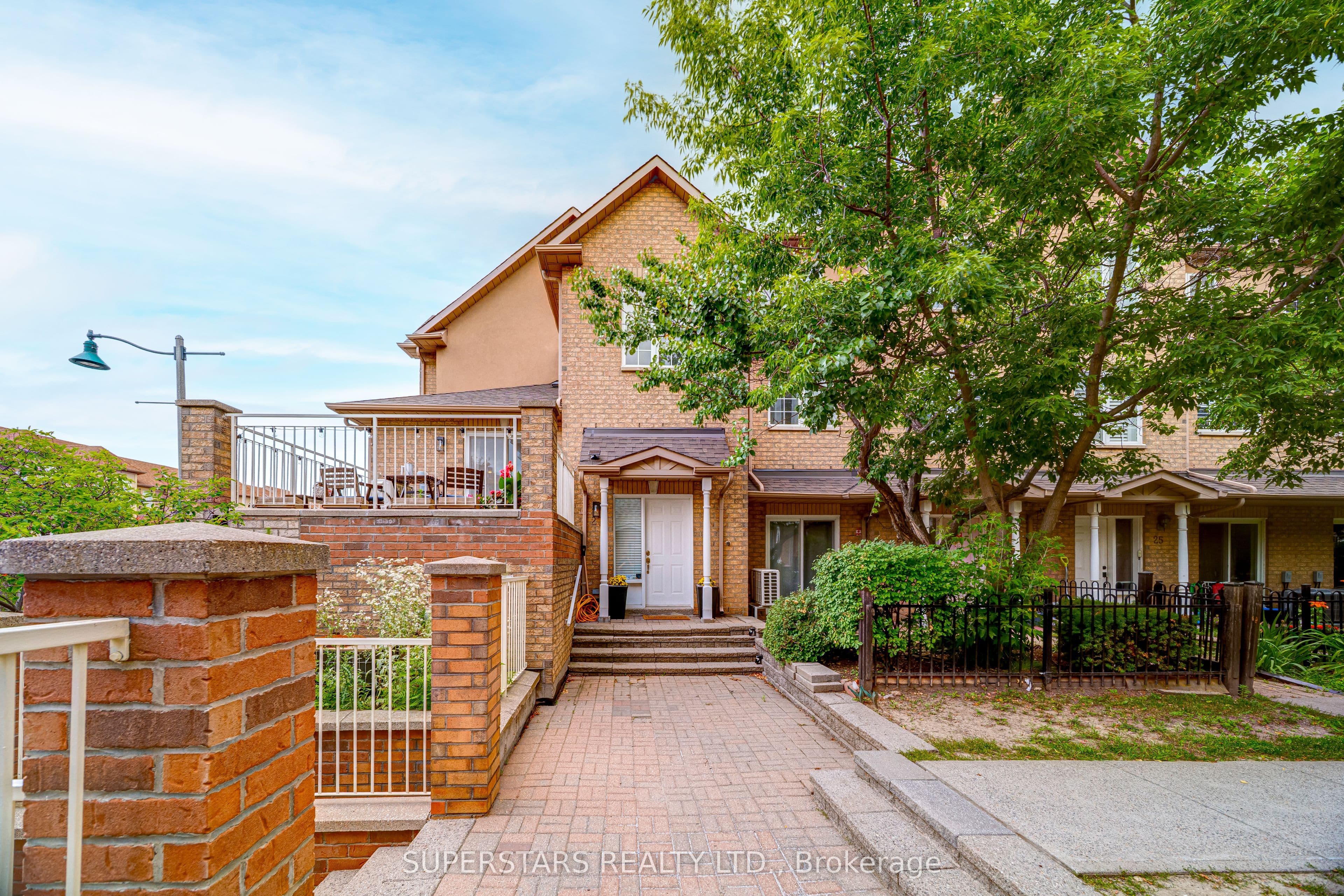 10 Cox Boulevard 27, Markham, ON L3R 4G2