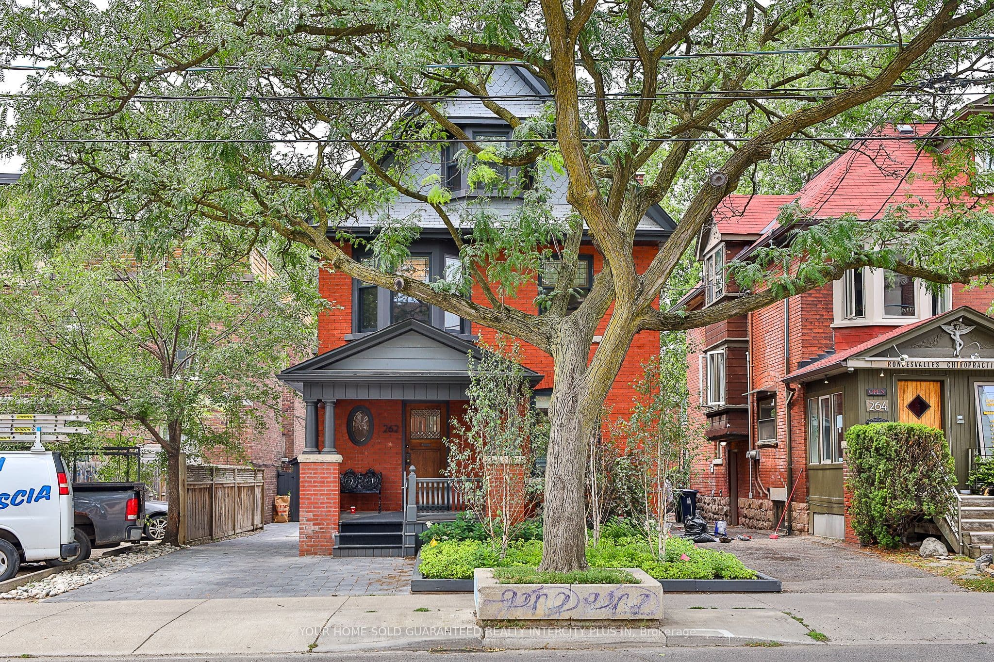 262 Roncesvalles Avenue, Toronto, ON M6R 2M1