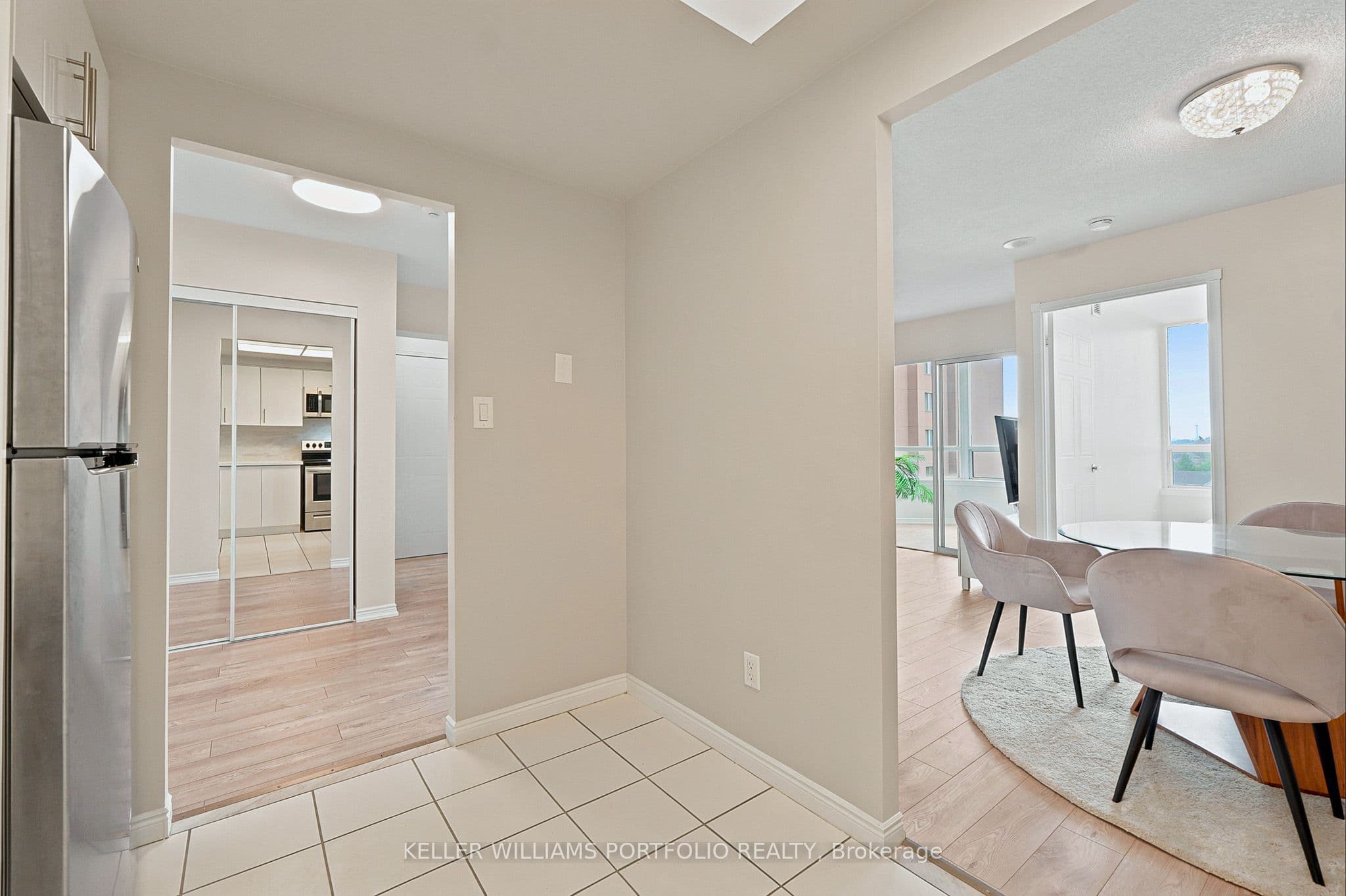 135 Hillcrest Avenue 605, Mississauga, ON L5B 4B1