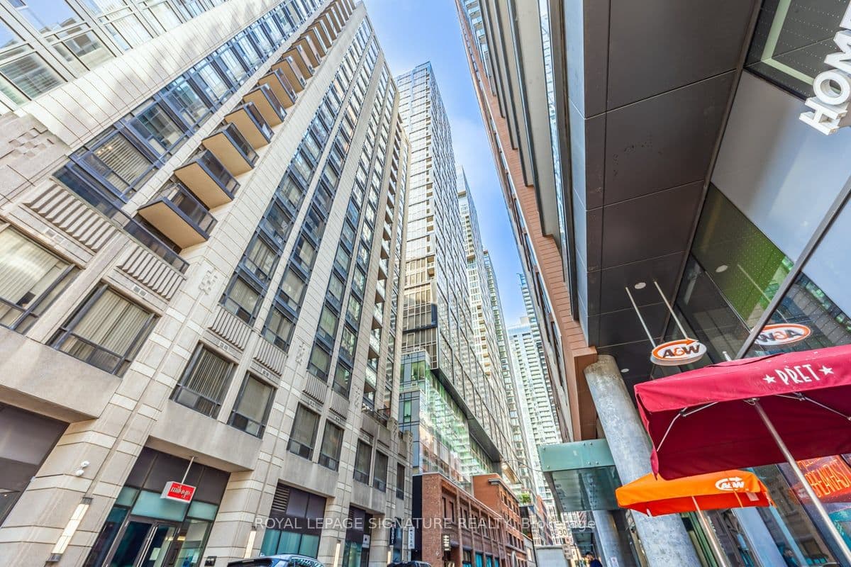 15 Mercer Street 4005, Toronto, ON M5V 0T8