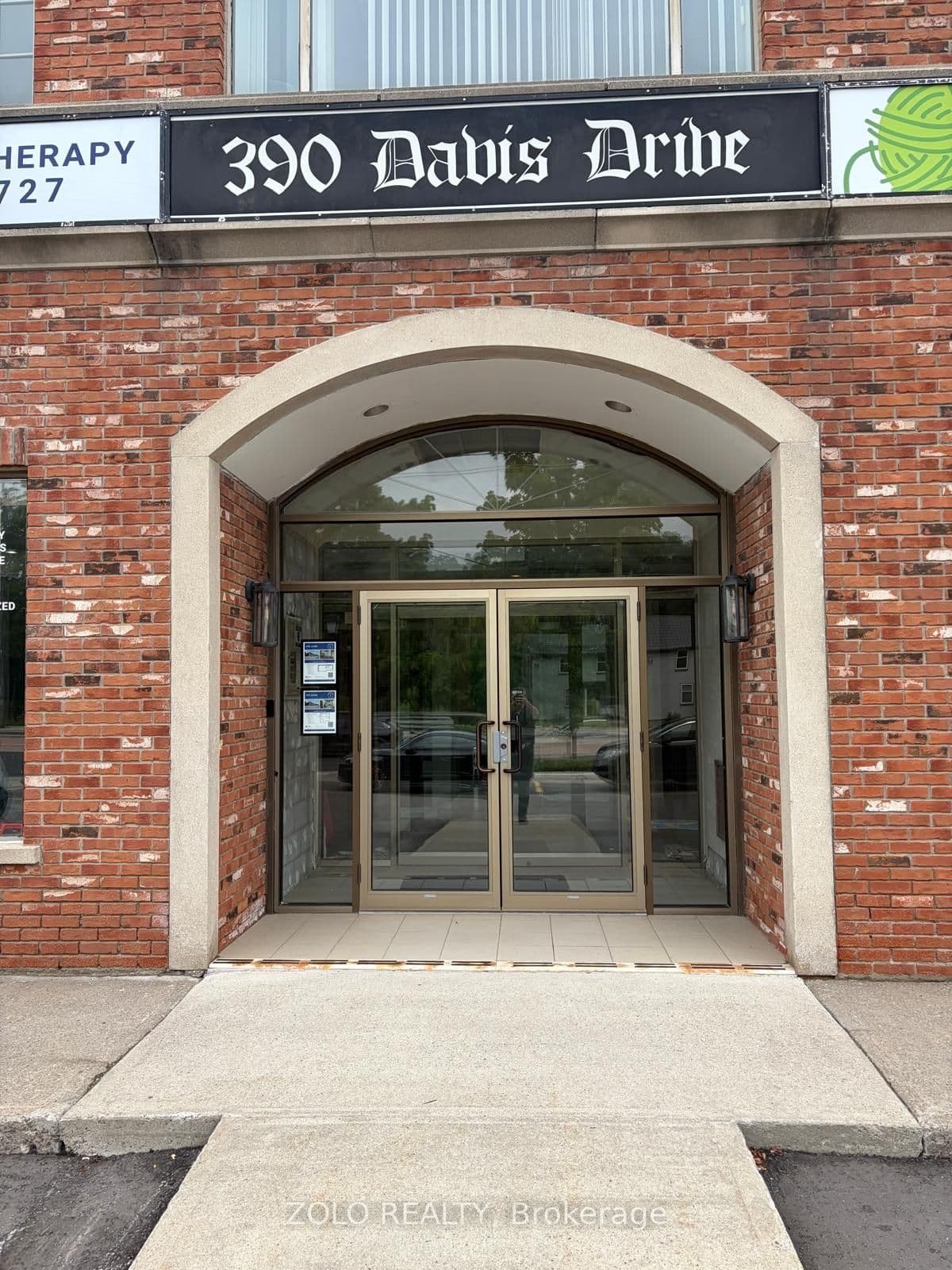 390 Davis Drive 301_Room #2, Newmarket, ON L3Y 7T8