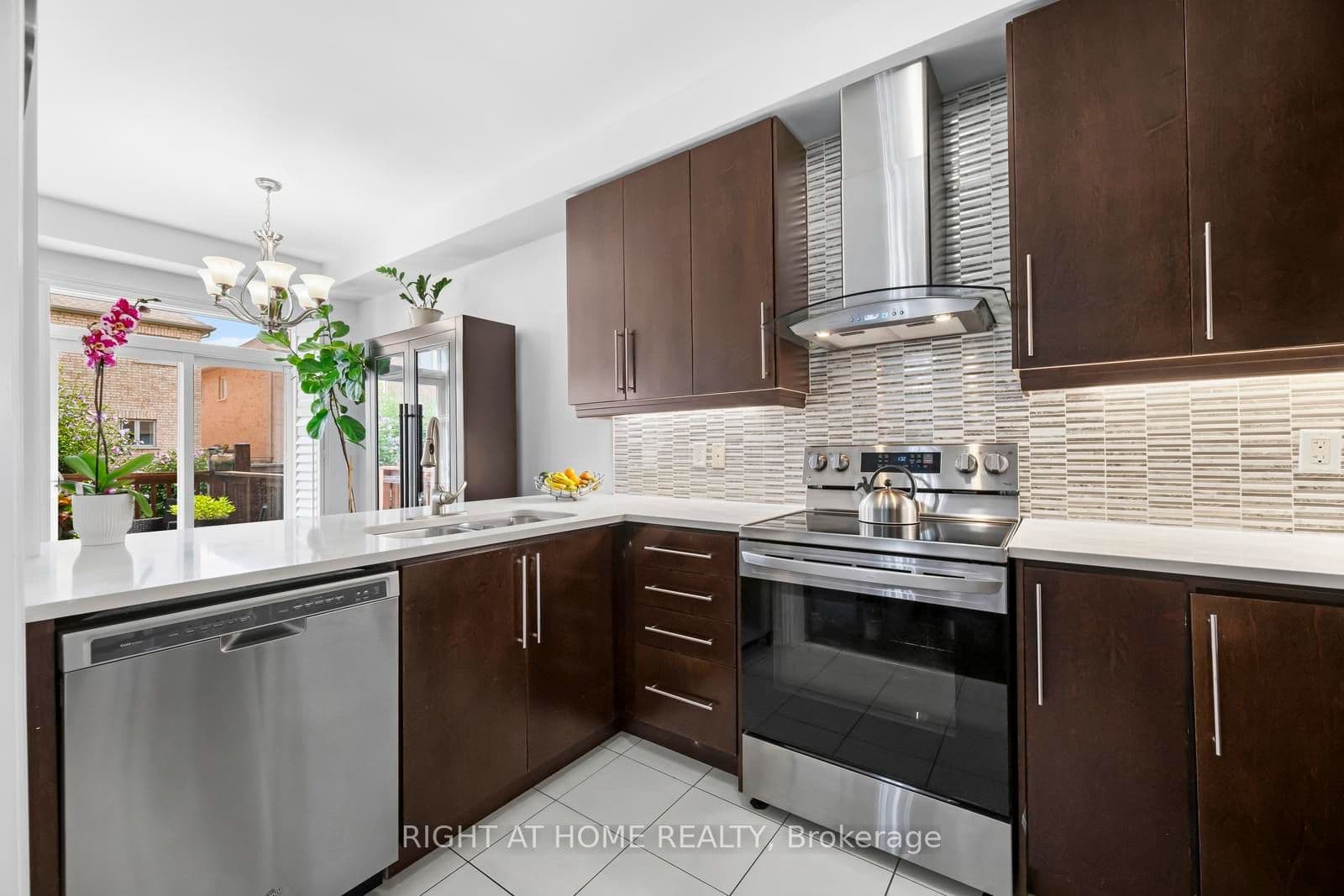 41 Coastline Drive, Brampton, ON L6Y 0T6
