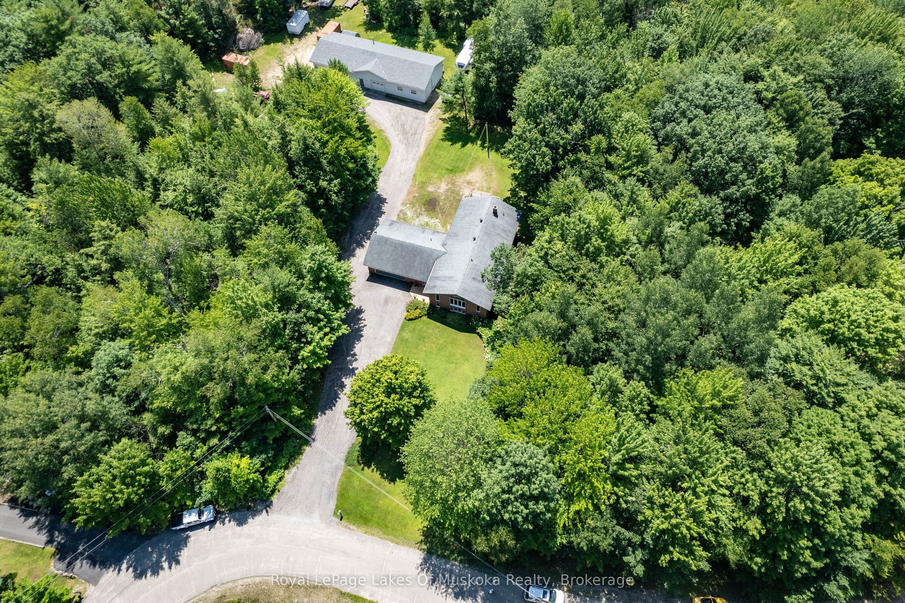 1020 AMELIA Crescent, Gravenhurst, ON P0E 1G0