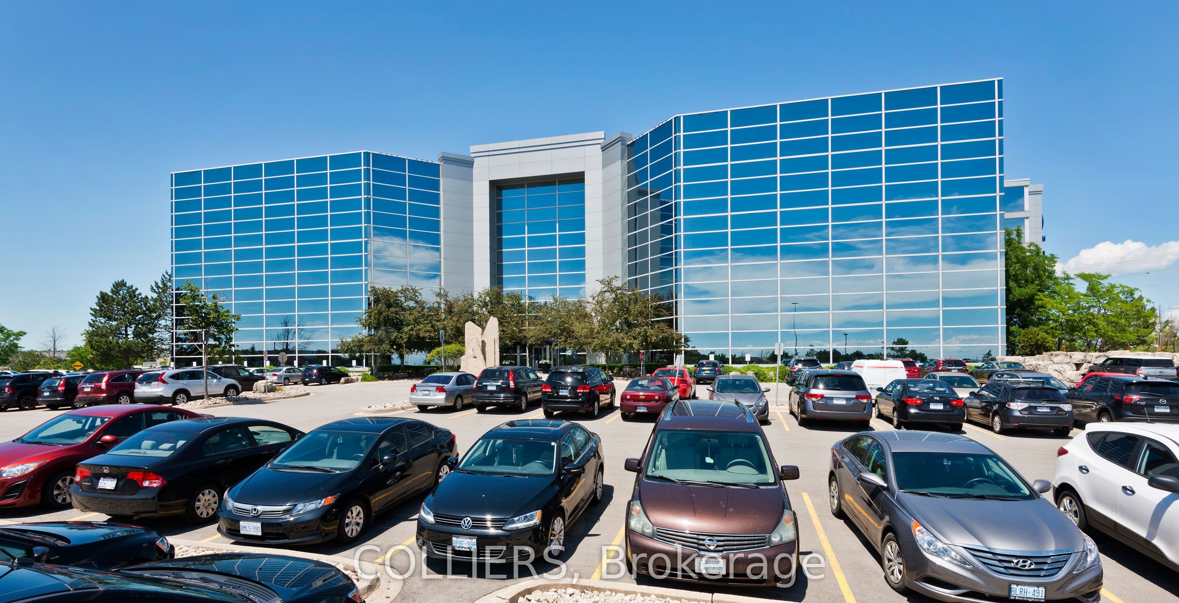 5420 North Service Road 400, Burlington, ON L7L 6W6