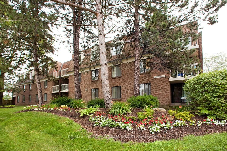 80 Rockwood Avenue B401, St. Catharines, ON L2P 3P2