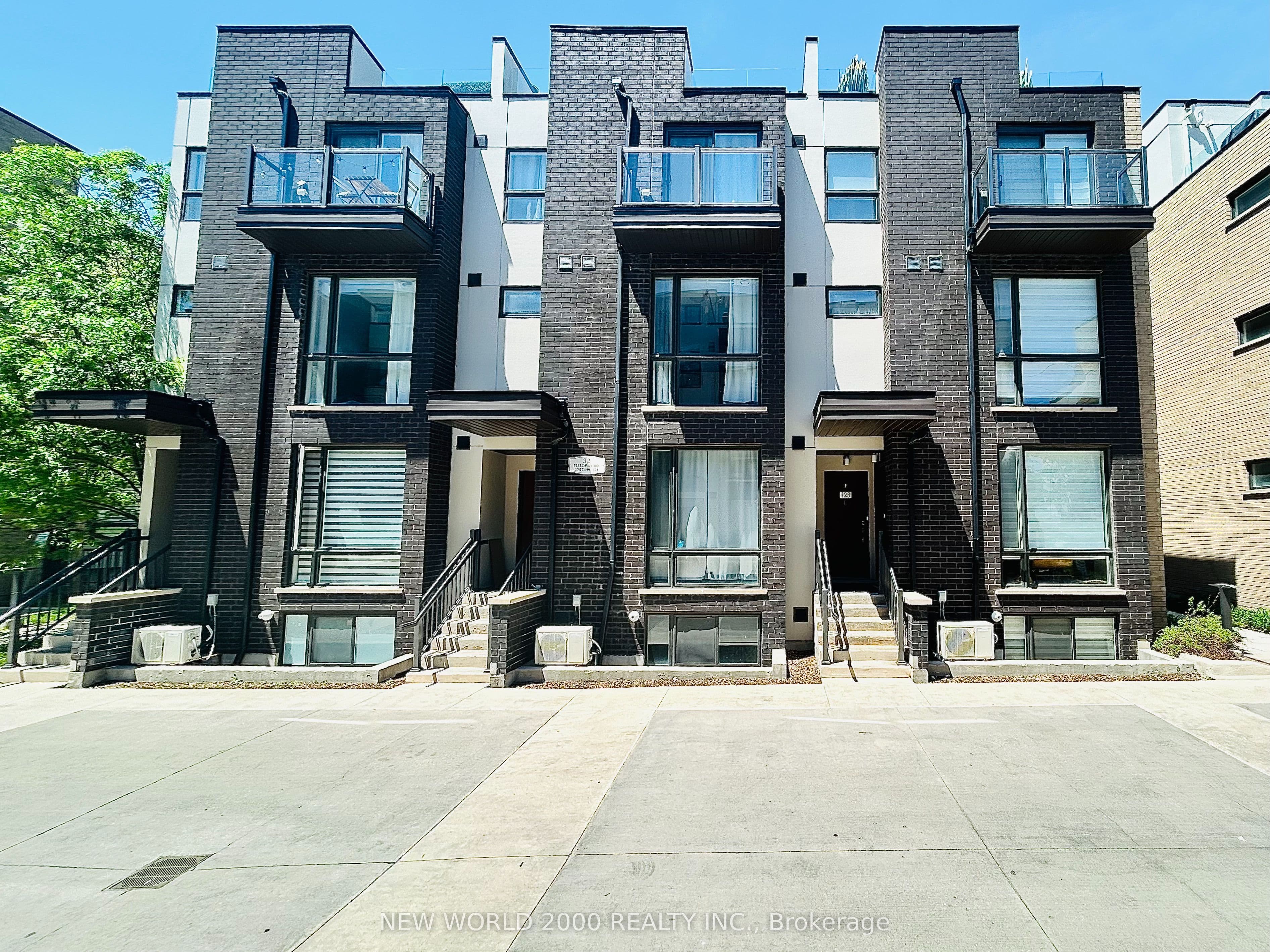 32 Fieldway Road 123, Toronto, ON M8Z 0E3