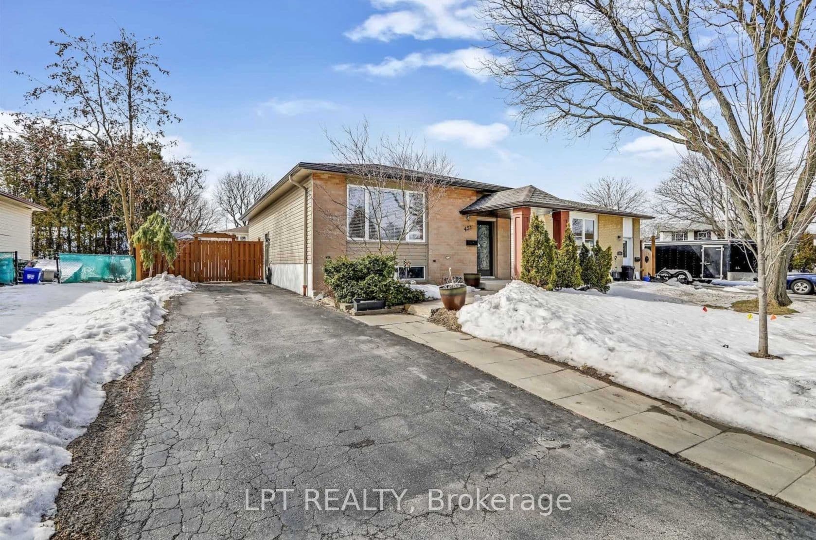 UPPER- 451 Brigadoon Drive, Hamilton, ON L9C 6C8