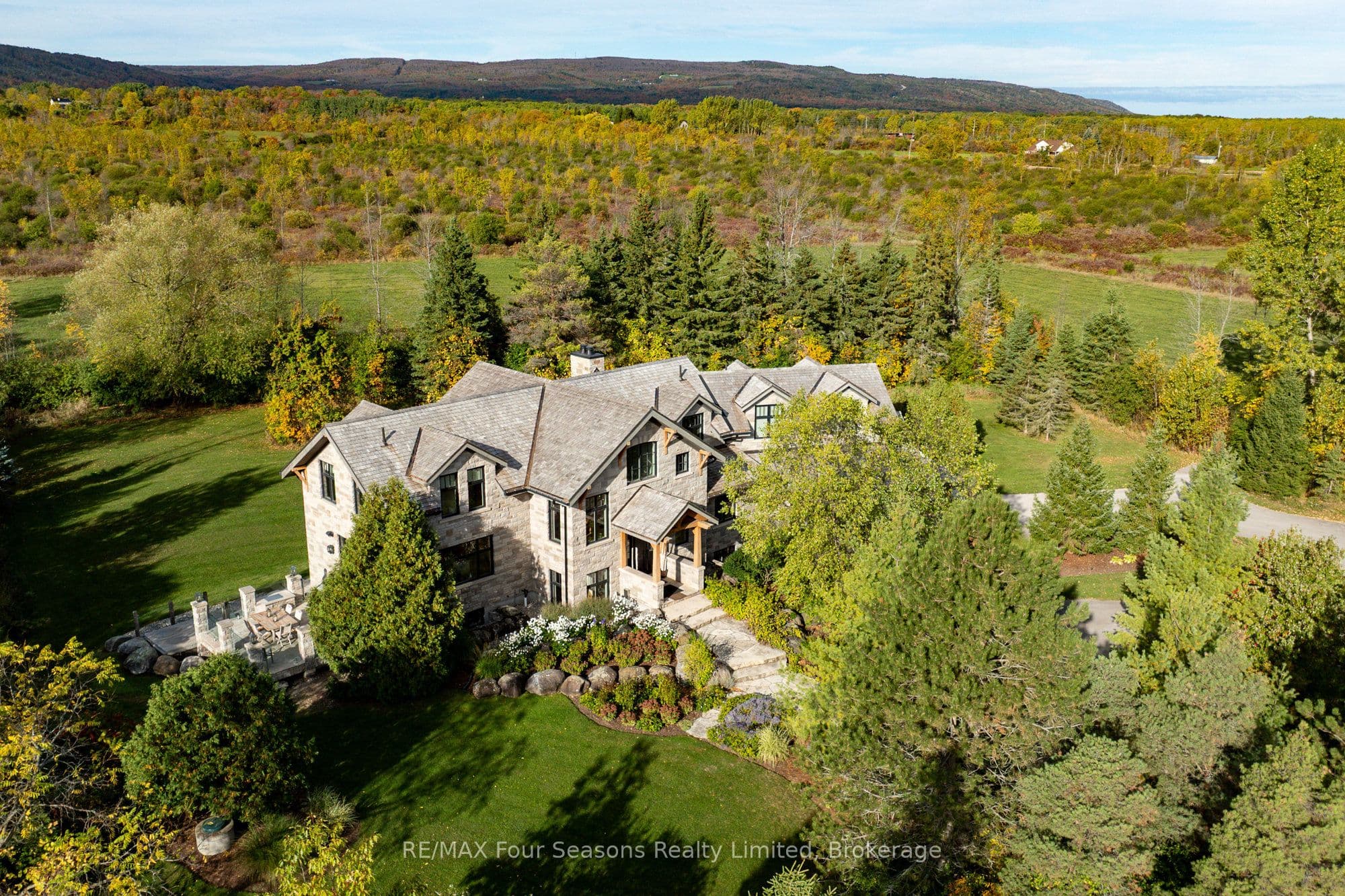 2710 Nottawasaga 10 Concession N, Clearview, ON L0M 1P0
