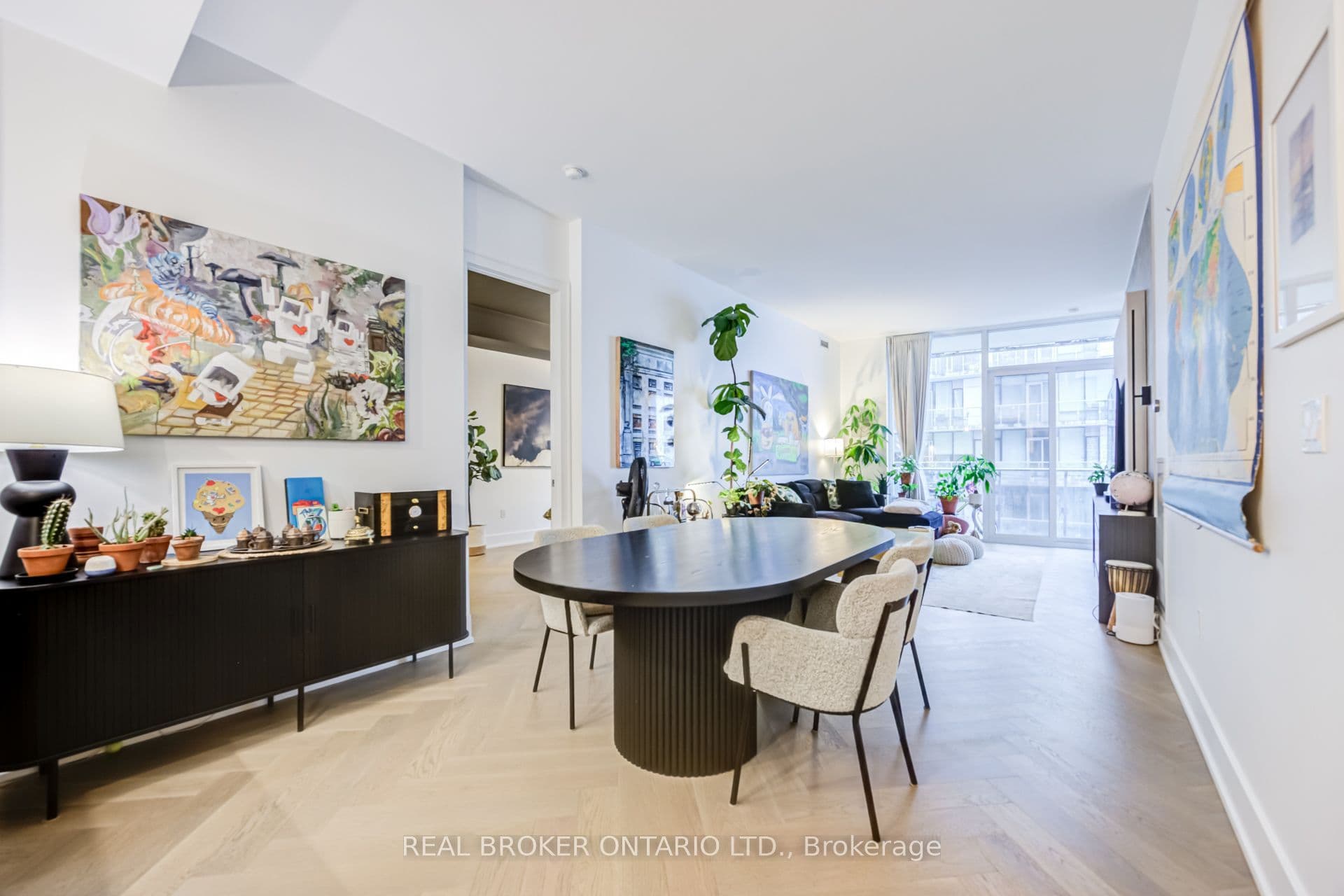 29 Queens Quay E 916, Toronto, ON M5E 0A4
