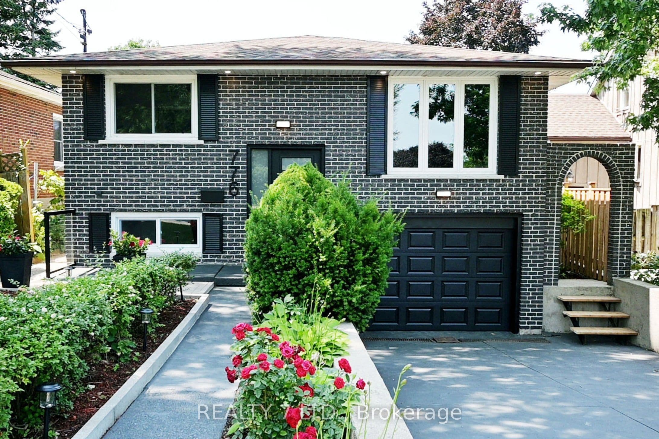 776 Garth Street, Hamilton, ON L9C 4K4