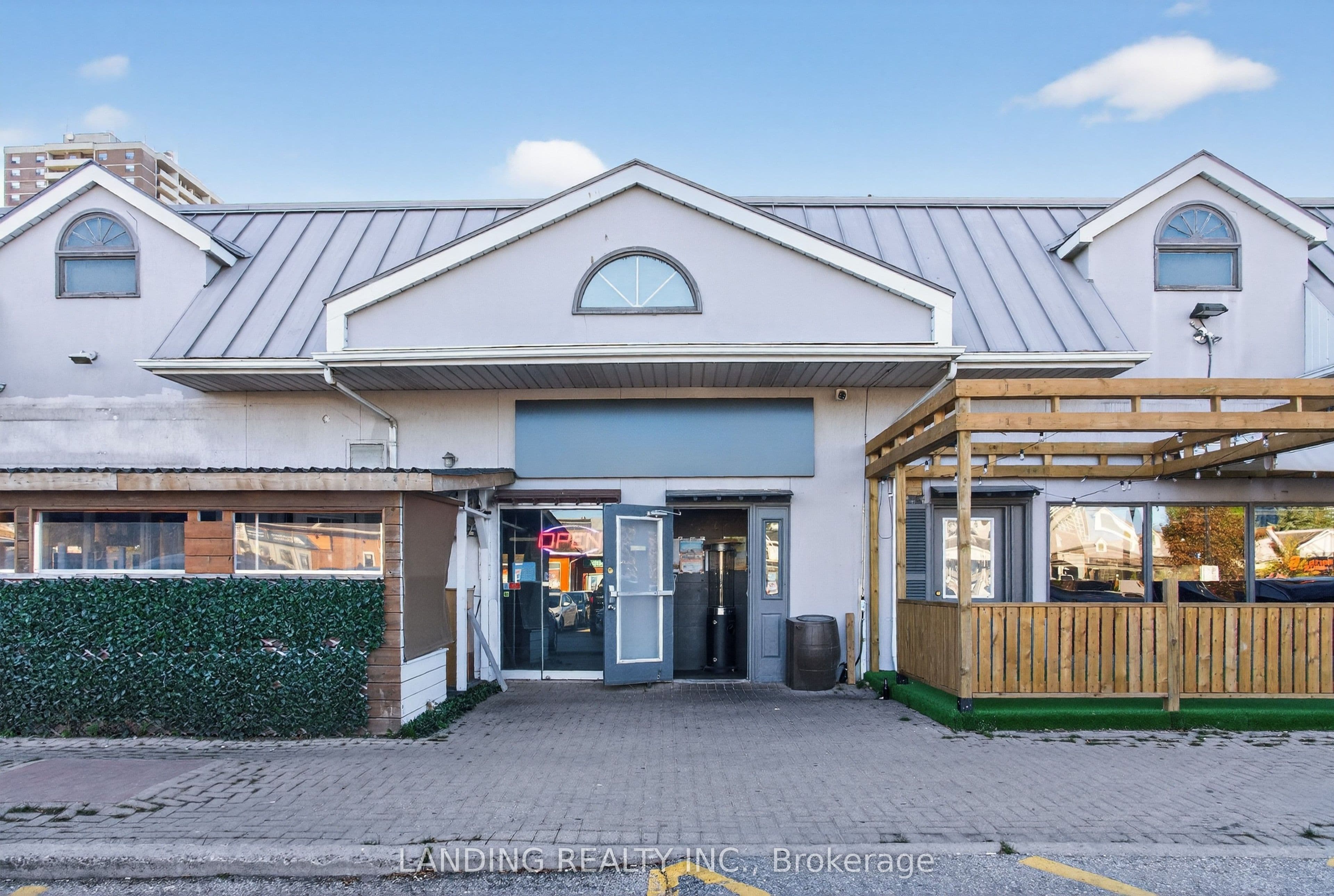 100 Steeles Avenue W 2A, Vaughan, ON L4J 7Y1