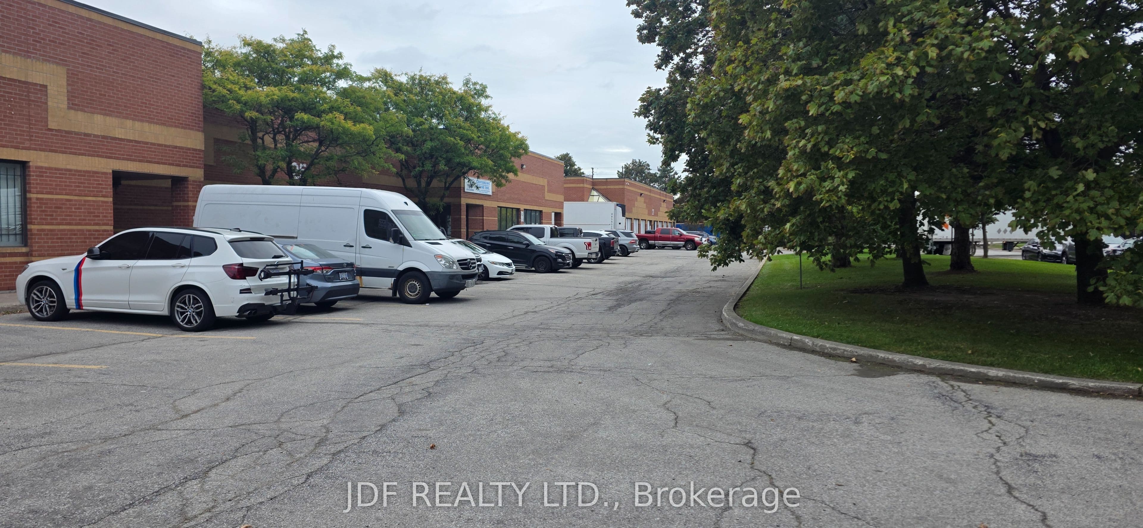 25 Signal Hill Avenue 2, Toronto, ON M9W 6V8