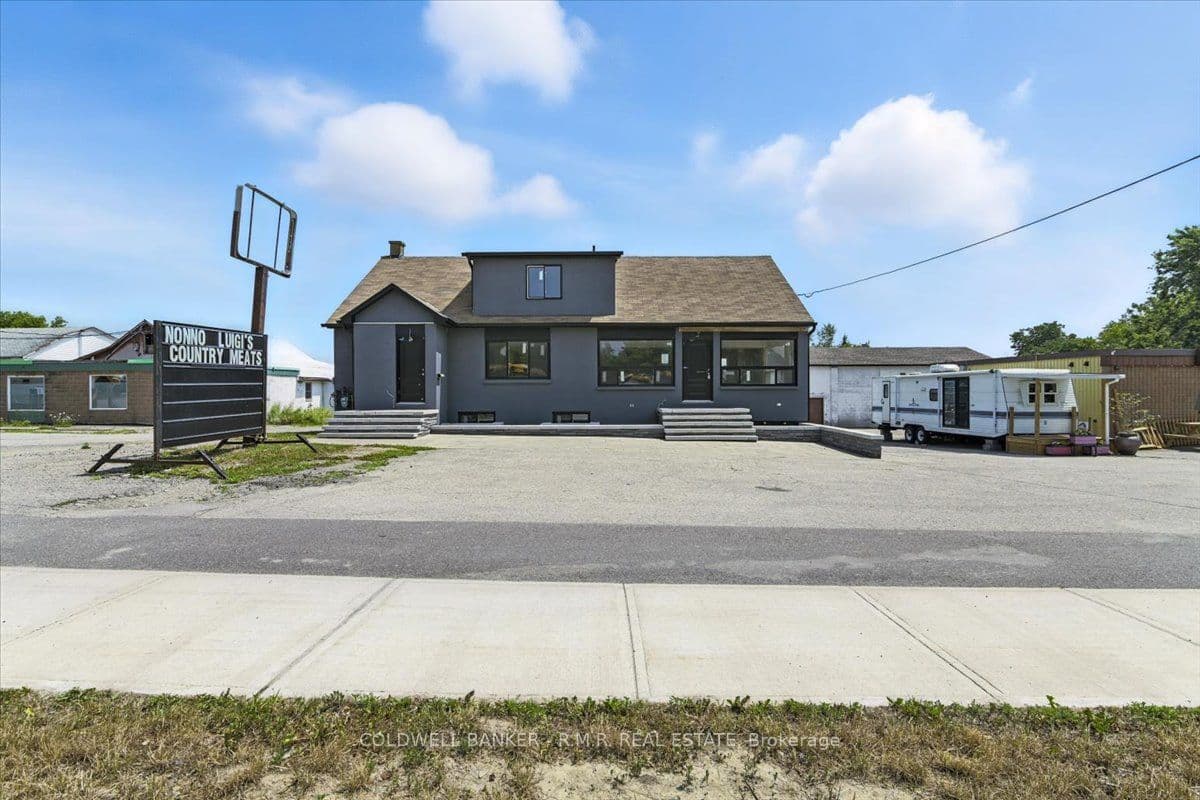 31 Centre Street #1, Brock, ON L0C 1H0