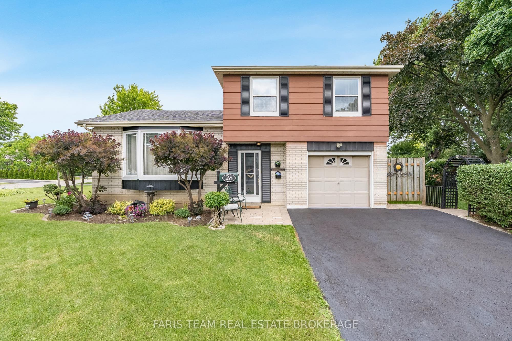 28 Bromley Crescent, Brampton, ON L6T 1Z1