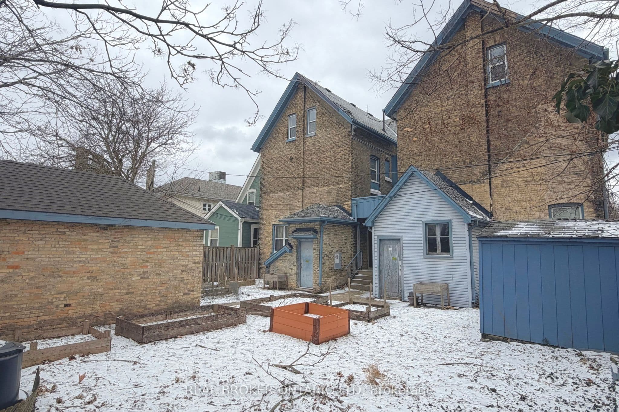 425-427 William Street, London East, ON N6B 3E1