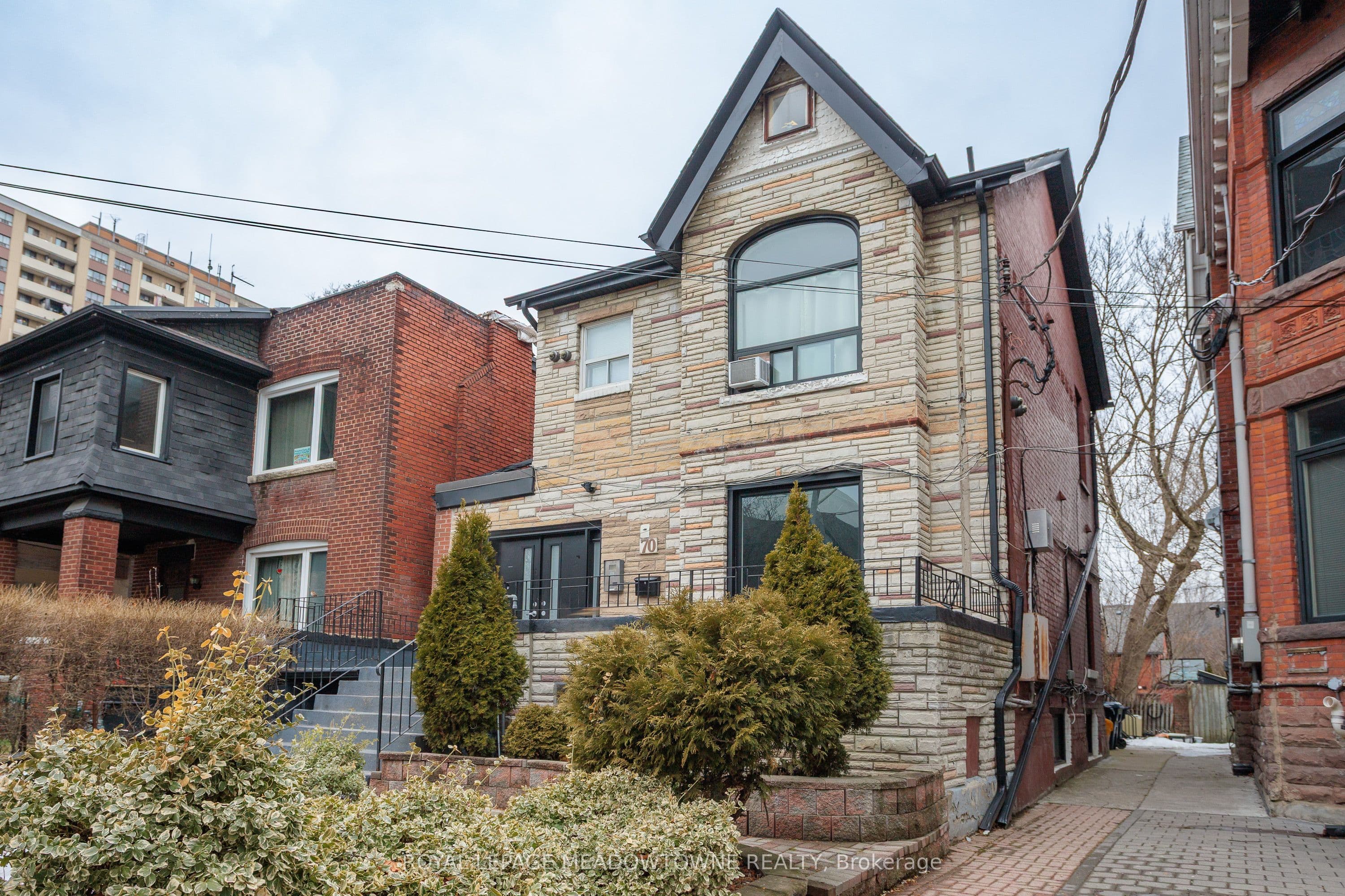 70 Melbourne Avenue, Toronto, ON M6K 1K7